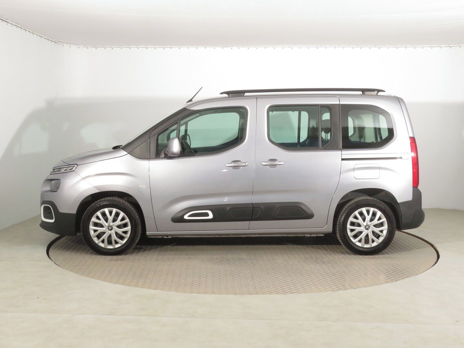 Citroën Berlingo, 1.2 PureTech, Feel, 5Míst, ČR - fotka 3