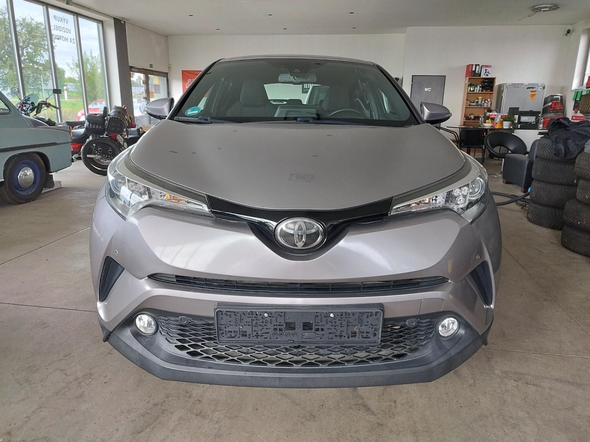 Toyota C-HR, 1,2I,85KW,AUTOMAT,4X4,ALU,LED - fotka 2