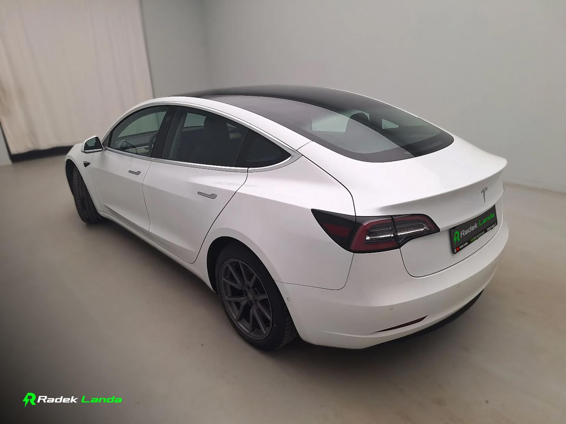 Tesla Model 3, Standard Range Plus | 225 kW - fotka 2