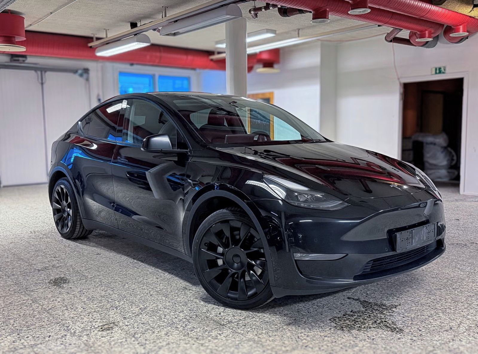 Tesla Model Y, Long Range AWD