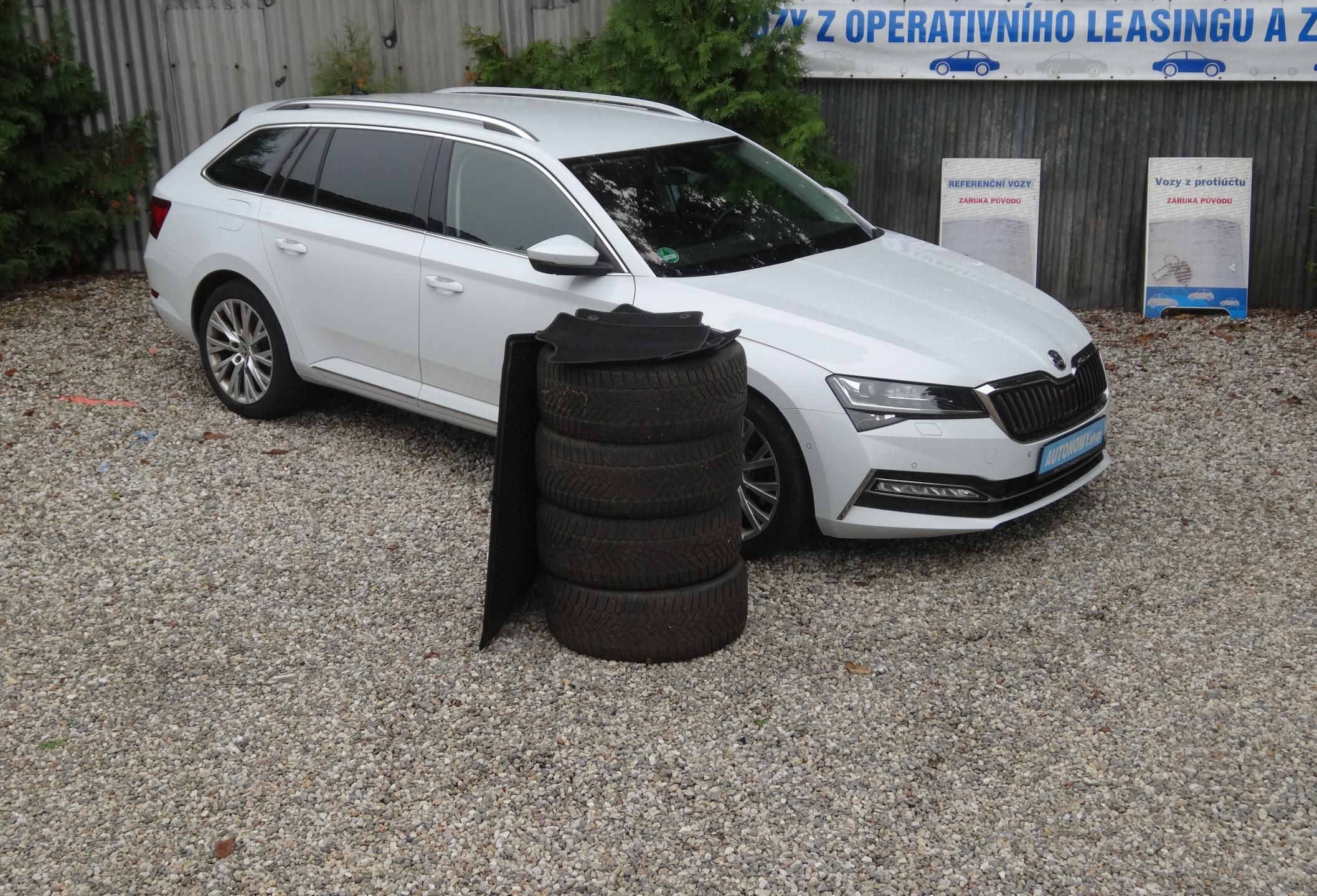Škoda Superb, Kom.2.0TDi L&K Taž.zař.4x4 DSG - fotka 2