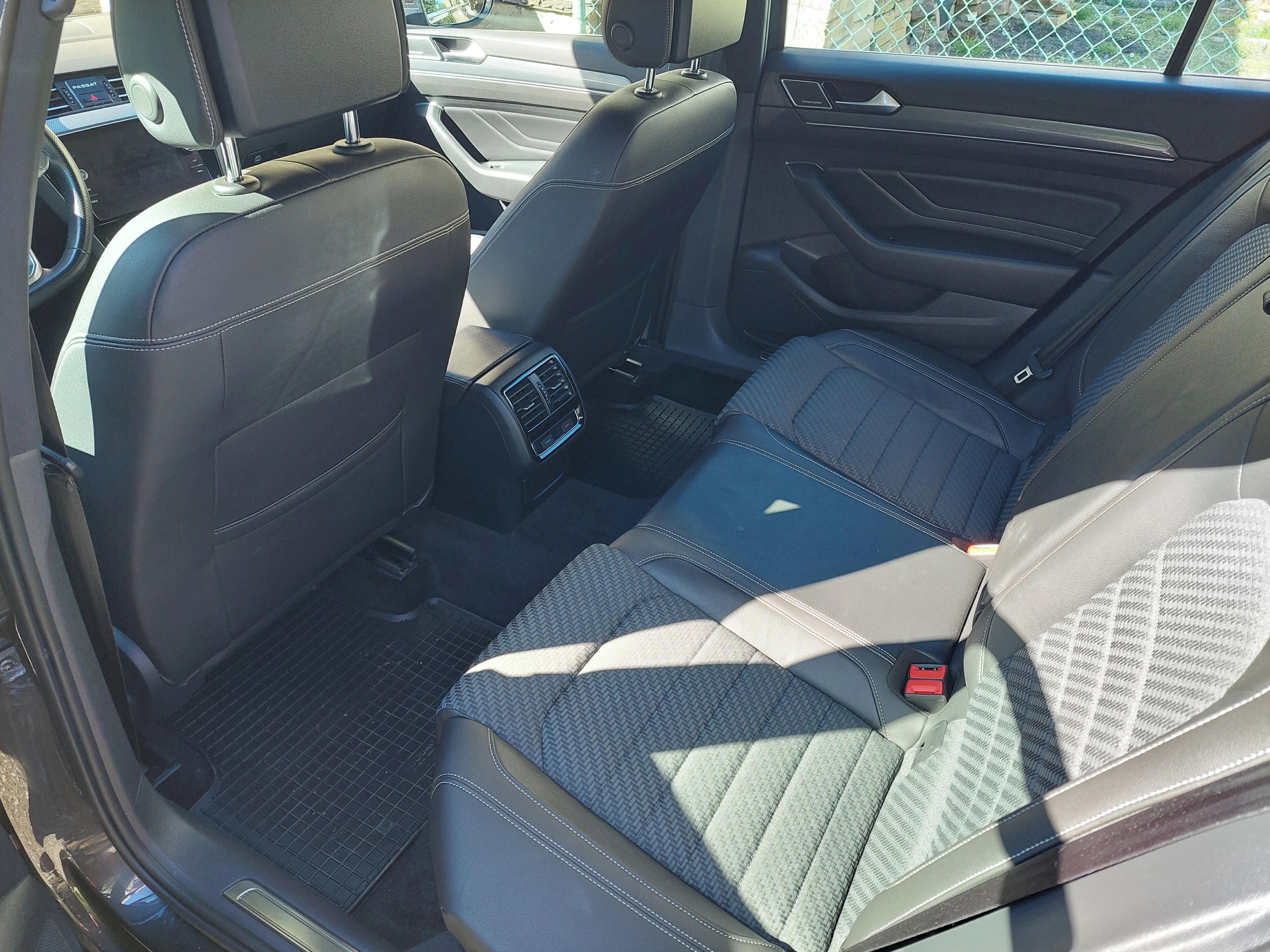 Volkswagen Passat, Passat R line 2.0 TSI - fotka 4
