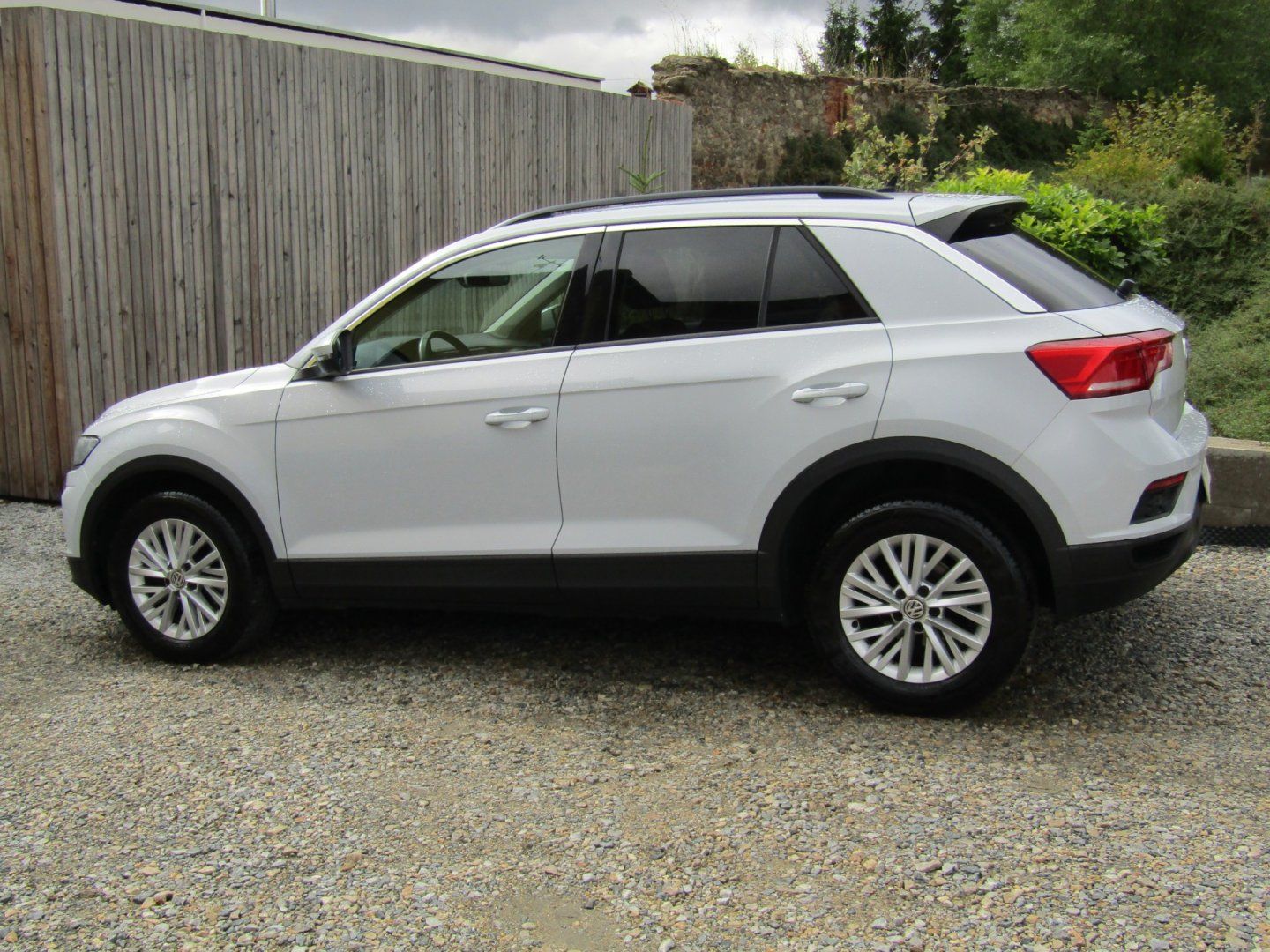 Volkswagen T-Roc, 1.0 TSI 85kW  1.majitel - fotka 4