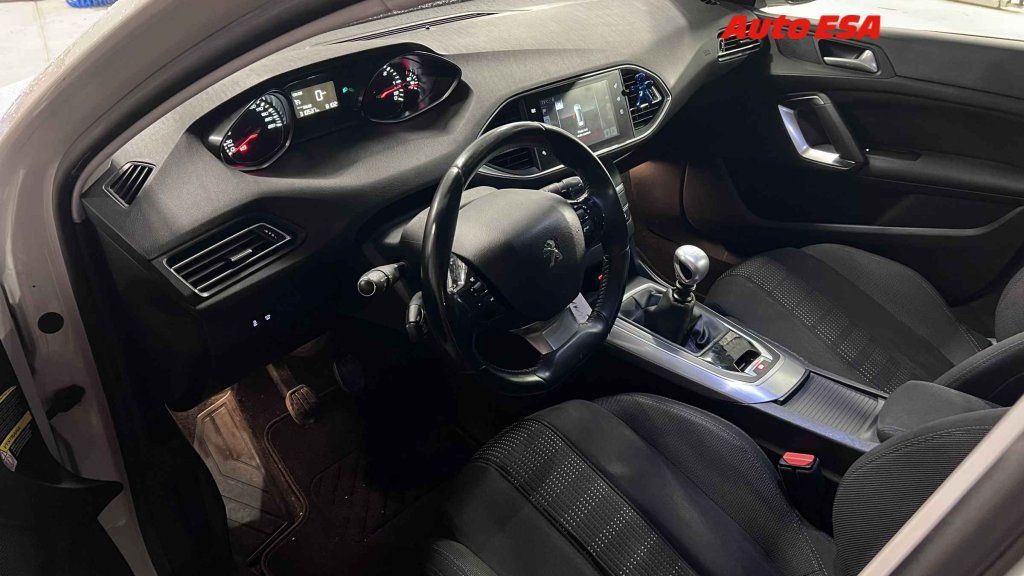 Peugeot 308, 1.6 Blue HDi - fotka 3