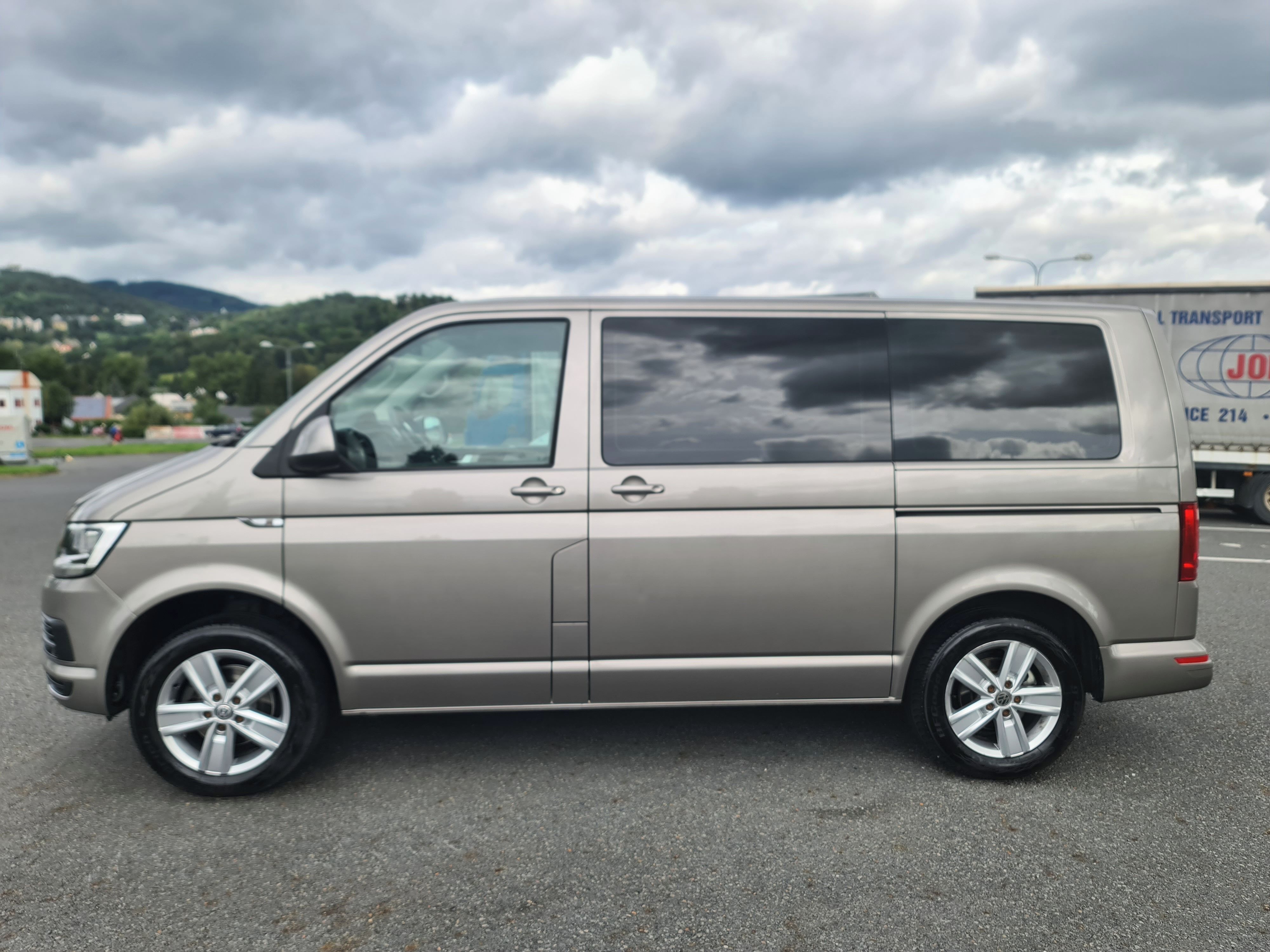 Volkswagen Multivan, T6 2.0 TDi 110-KW KLIM NAVI KA - fotka 2