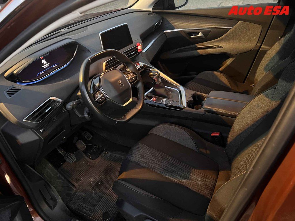 Peugeot 5008, 1.2PT,1.maj,ČR - fotka 3