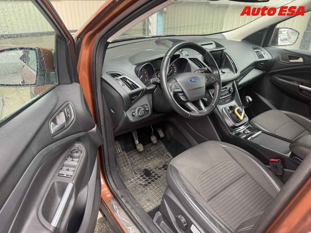 Ford Kuga, 1.5 EB,ČR - fotka 3