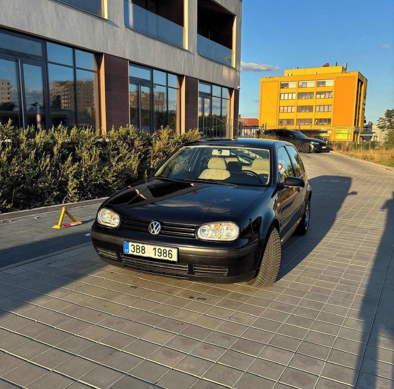 Volkswagen Golf, Volkswagen Golf IV, 1.6 benzin
