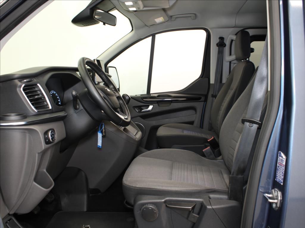 Ford Tourneo Custom, 2,0 EBlue 95kW L1 Titan.8-míst - fotka 6