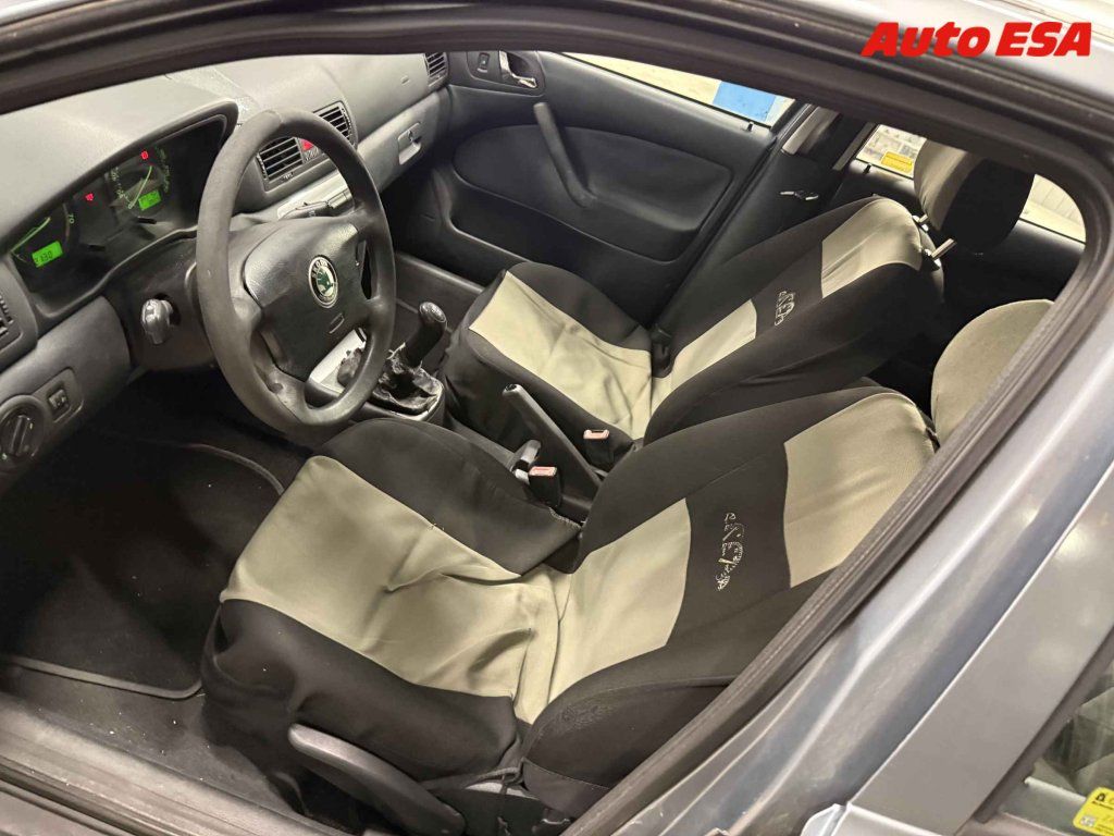 Škoda Octavia, 1.6 i - fotka 3