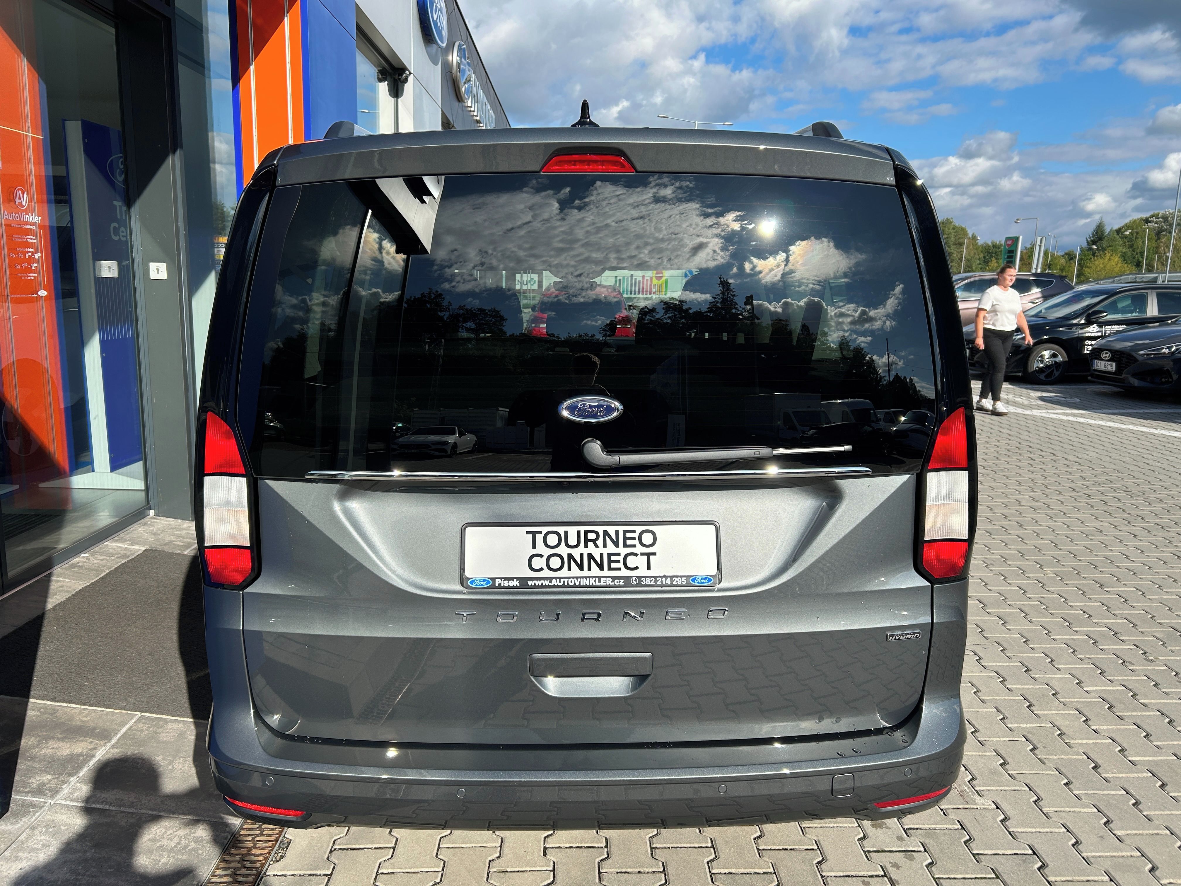 Ford Tourneo Connect, 1.5 Ecoboost 110kW AT Titanium - fotka 5