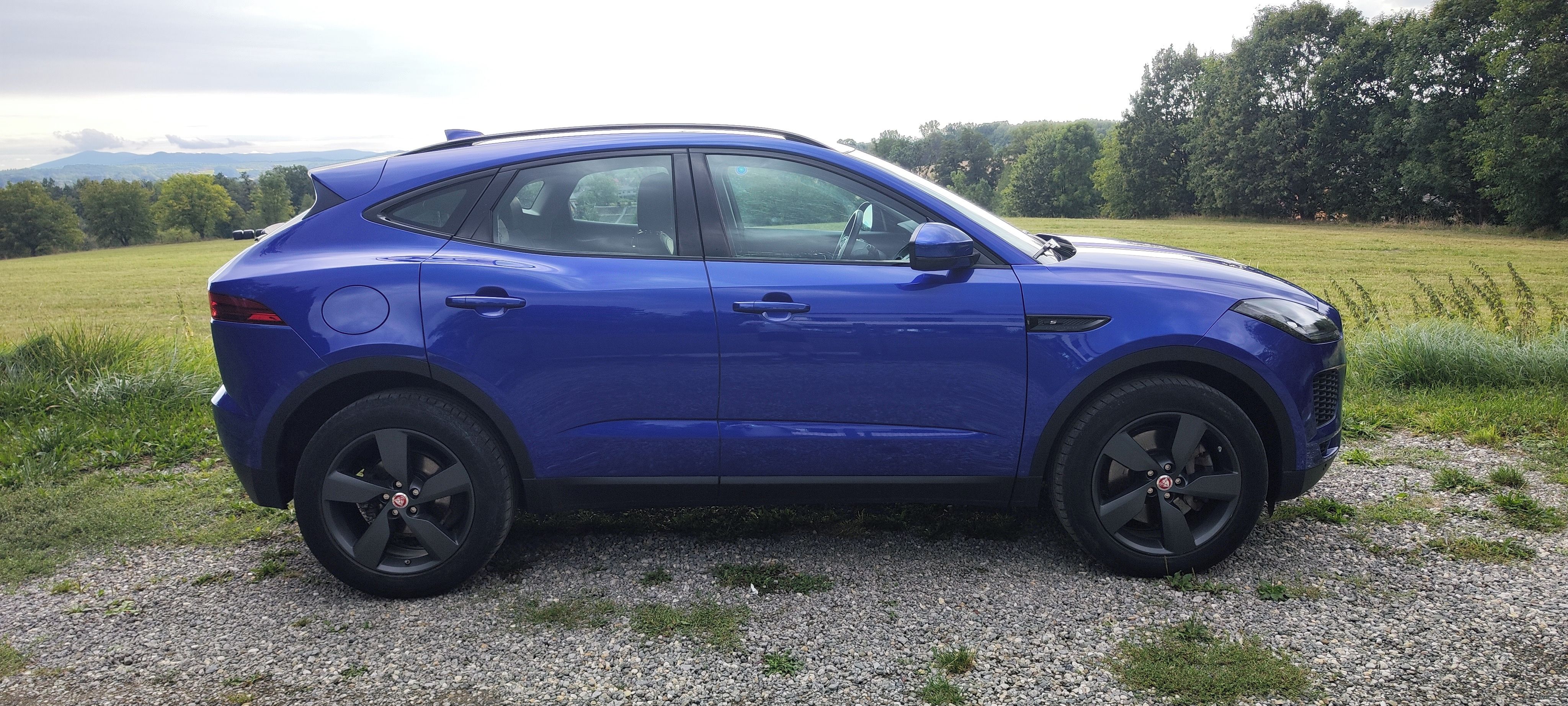 Jaguar E-Pace, CZ, 1.majitel, 65.000km - fotka 3