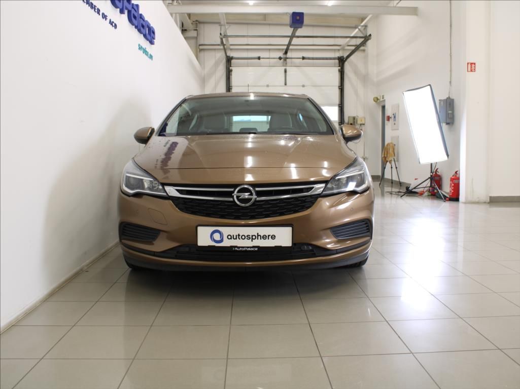 Opel Astra, 1,4 i 74kW 1.maj.ČR 68tkm! - fotka 2