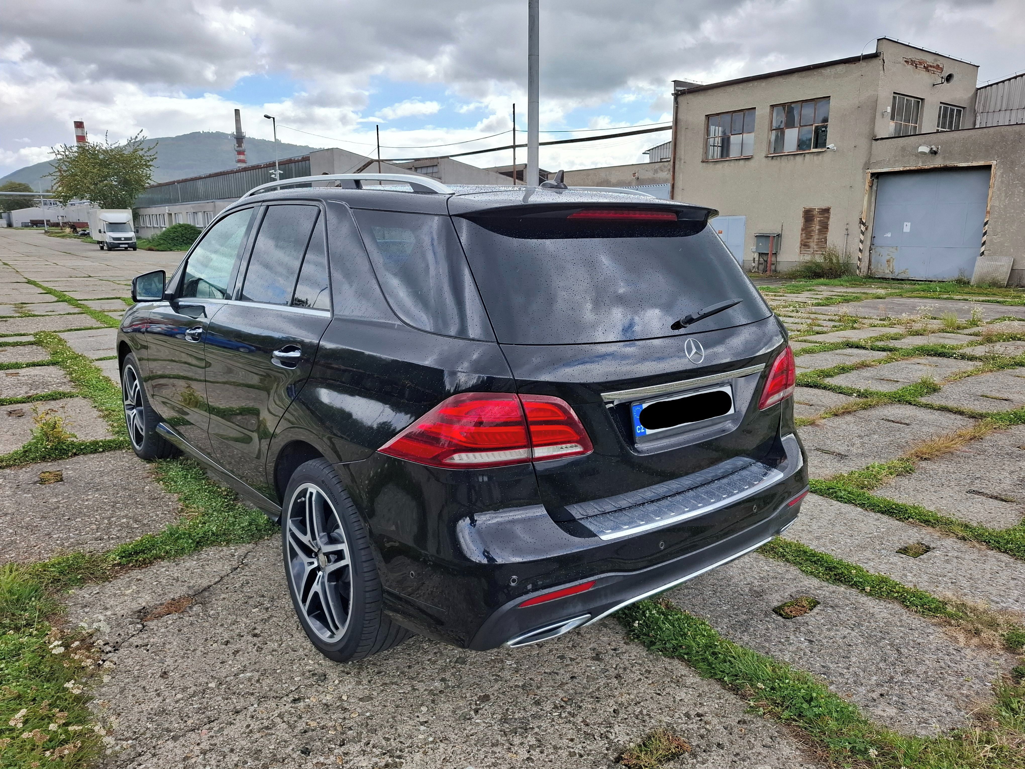 Mercedes-Benz GLE, Mercedes-Benz GLE 350 D 4MATIC - fotka 4