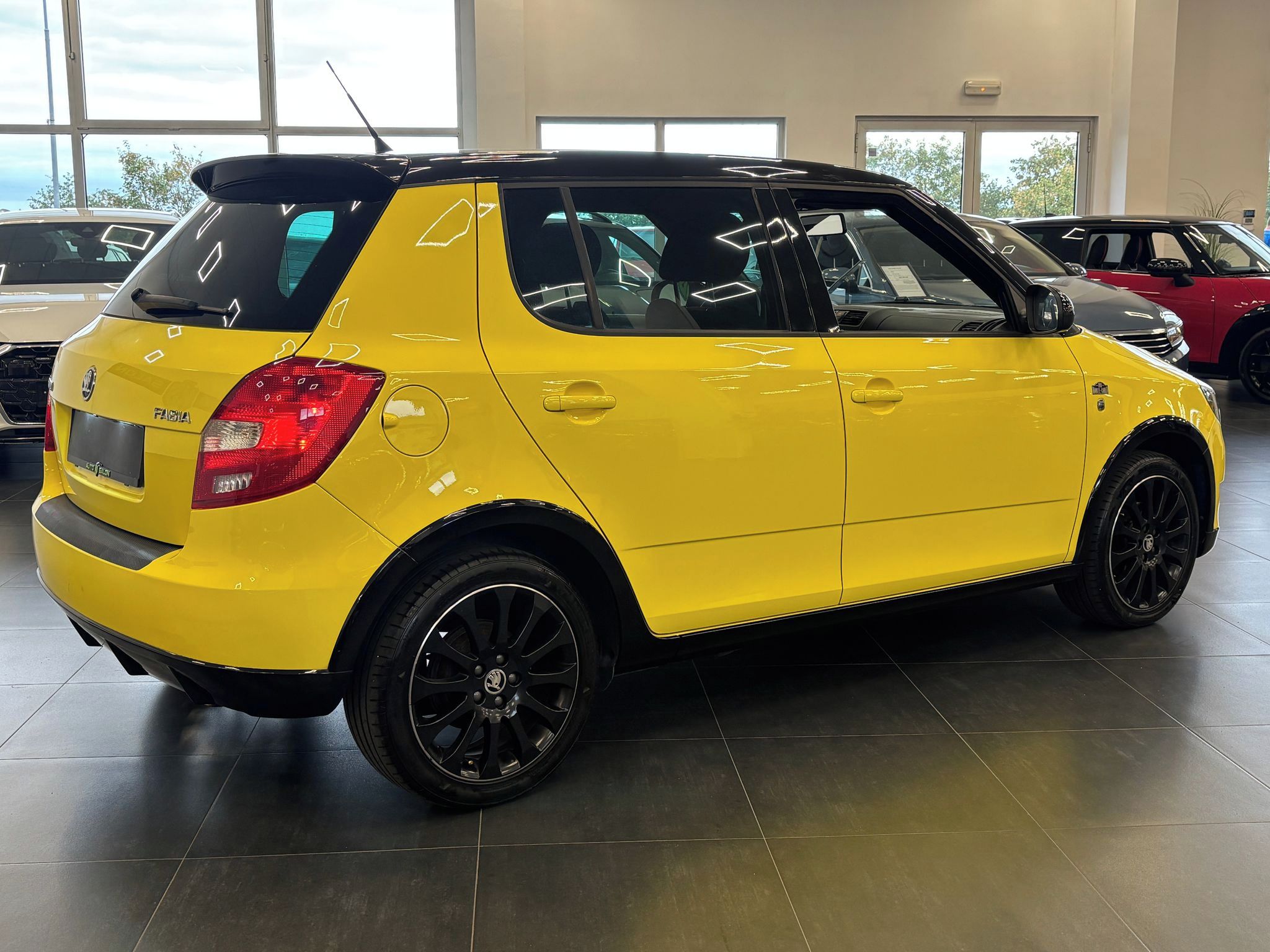 Škoda Fabia, 1.2 HTP Monte Carlo, Servis - fotka 5