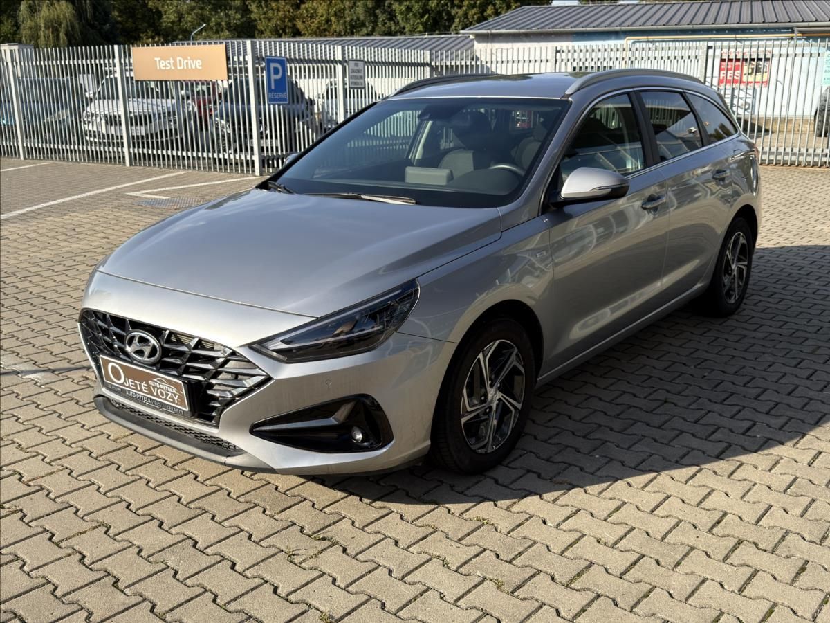Hyundai i30, 1,5 T-GDi MH, DCT  WG Family S - fotka 4