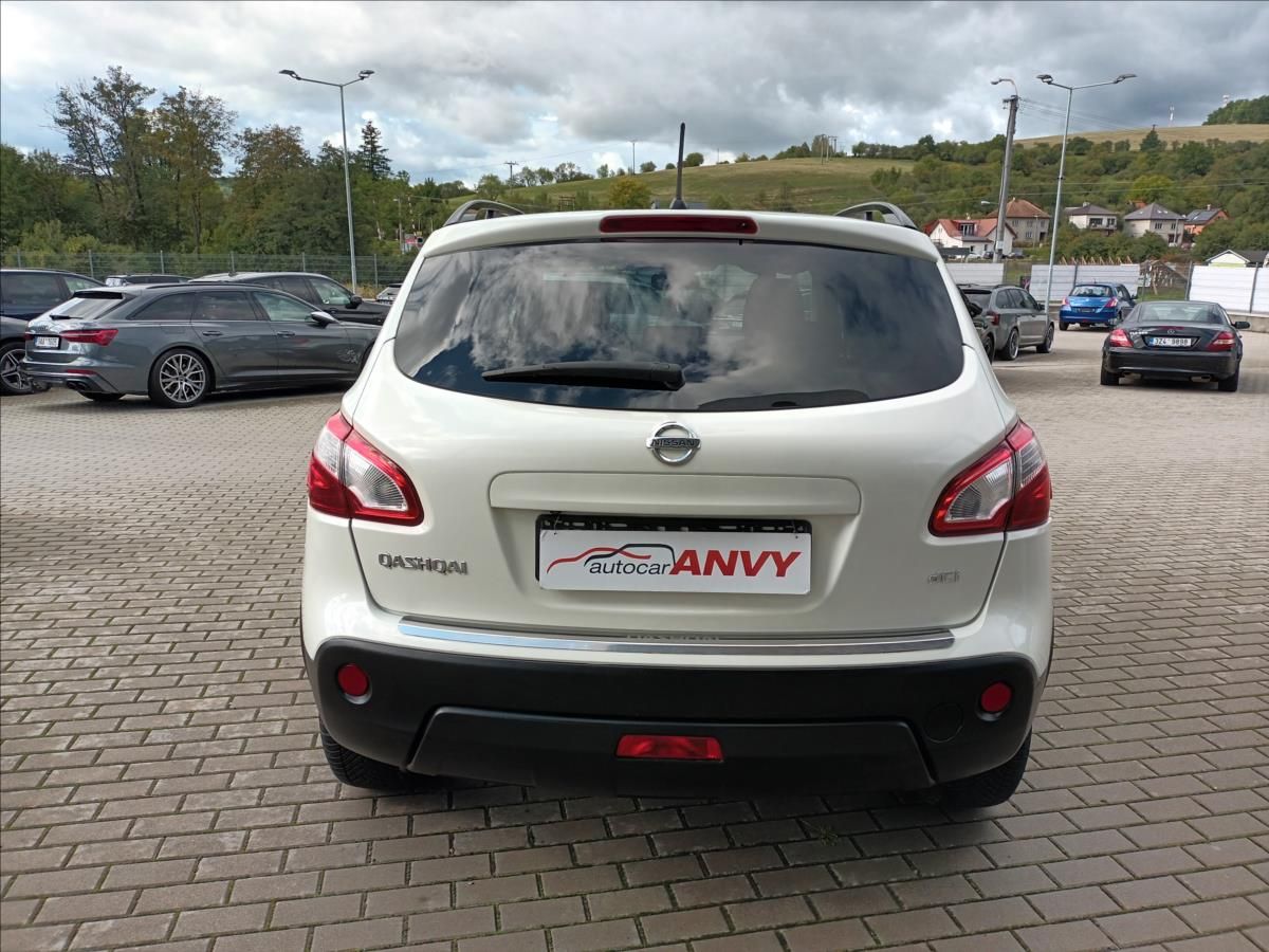 Nissan Qashqai, 2,0 dCi 110 kW Automat,4X4,TZ - fotka 6
