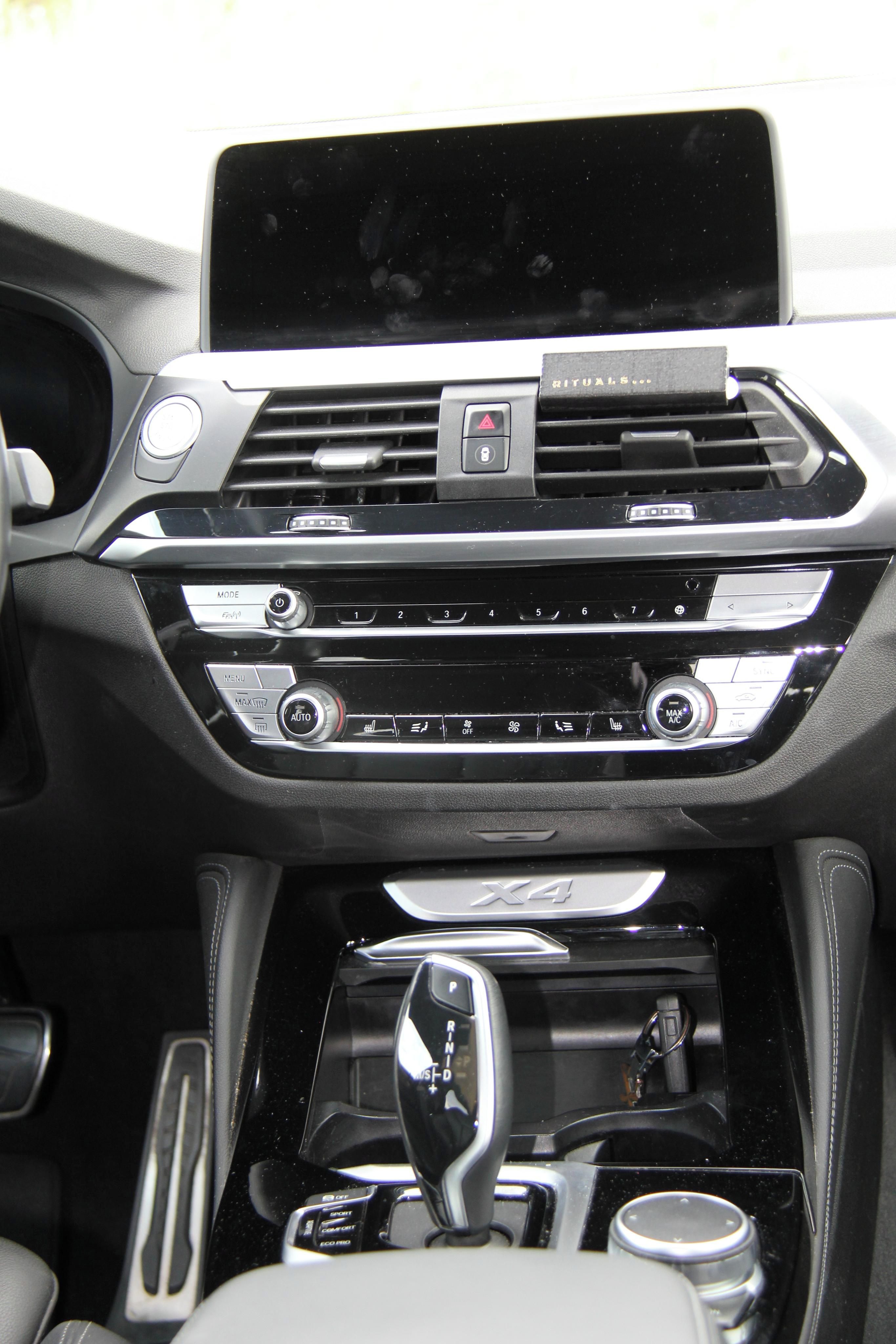 BMW X4, 3,0D - fotka 6