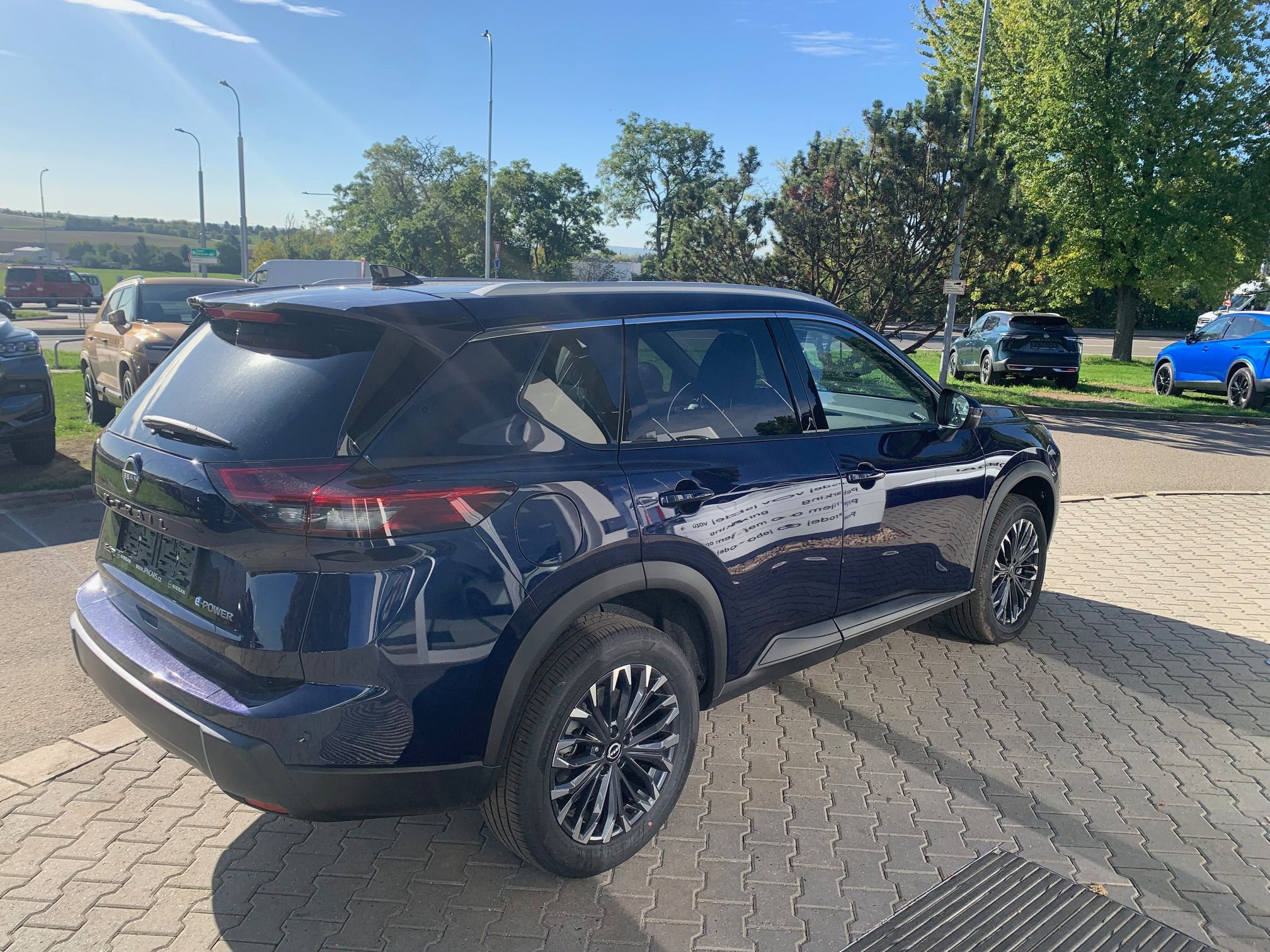 Nissan X-Trail, N-Connecta + Comfort Pack - fotka 4