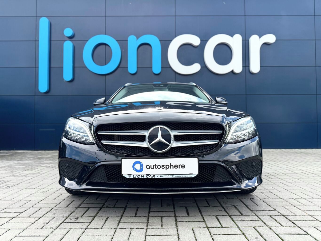 Mercedes-Benz Třídy C, 220d 4MATIC, 9G-TRONIC - fotka 2