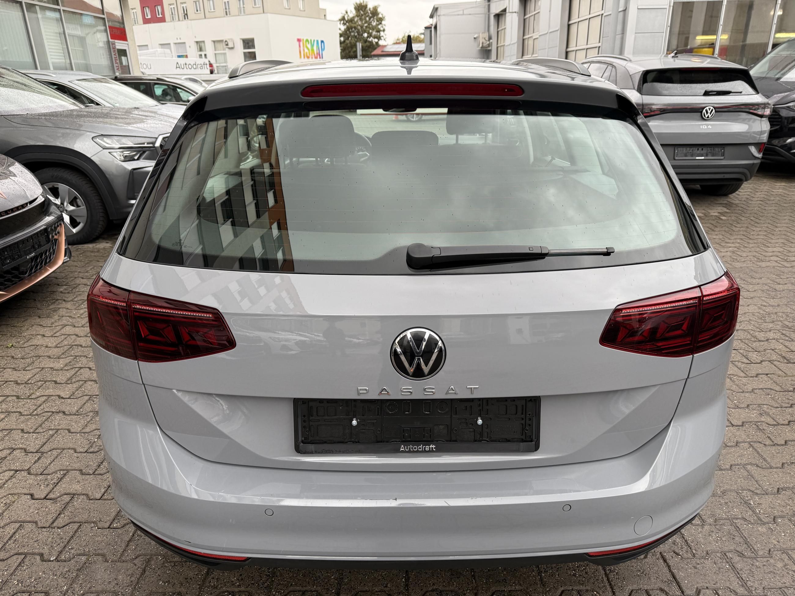 Volkswagen Passat, 2.0 TSI 140kW DSG / Webasto - fotka 5