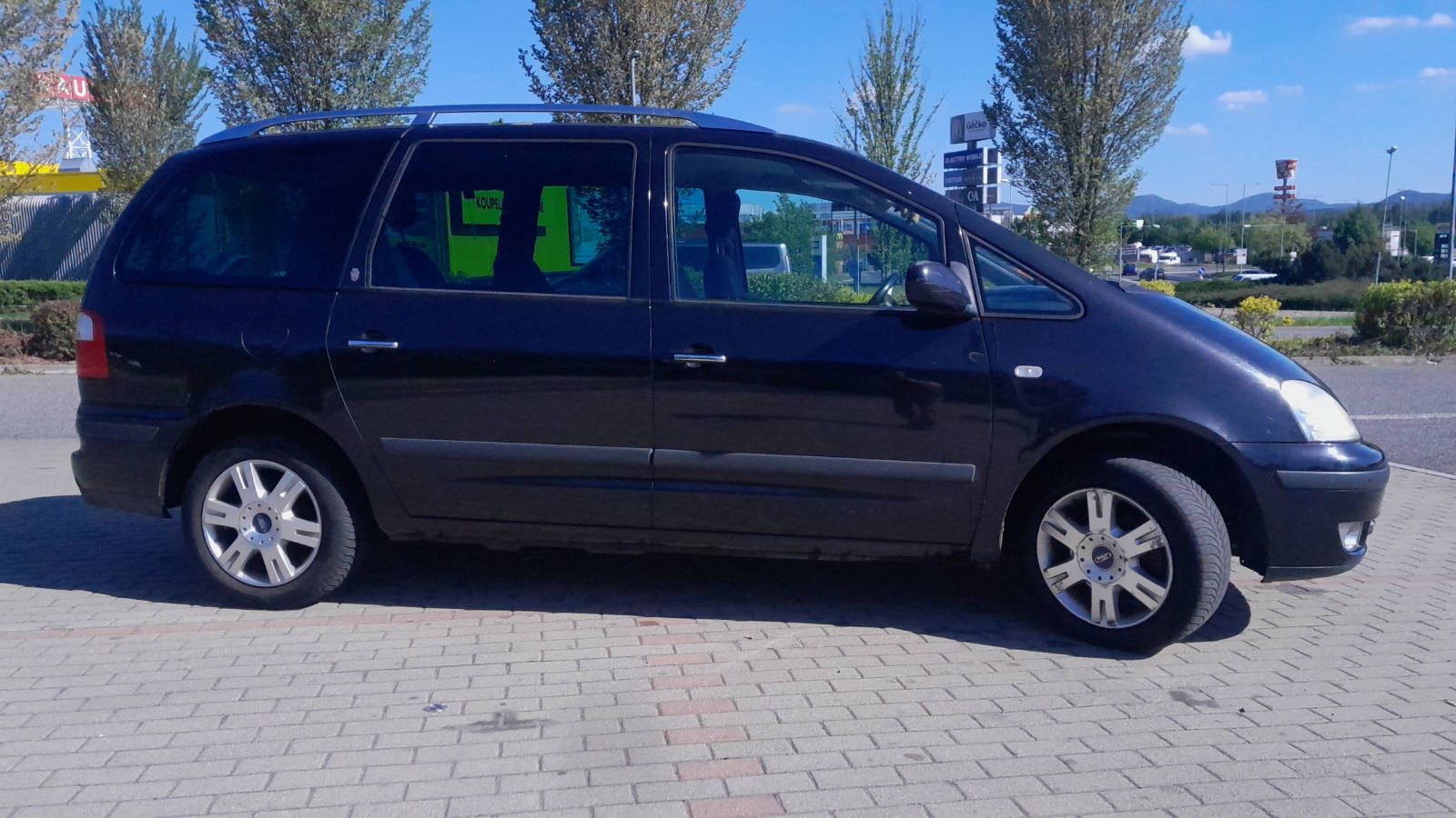 Ford Galaxy, benzín 2.3 GHIA plně pojízdné. - fotka 3
