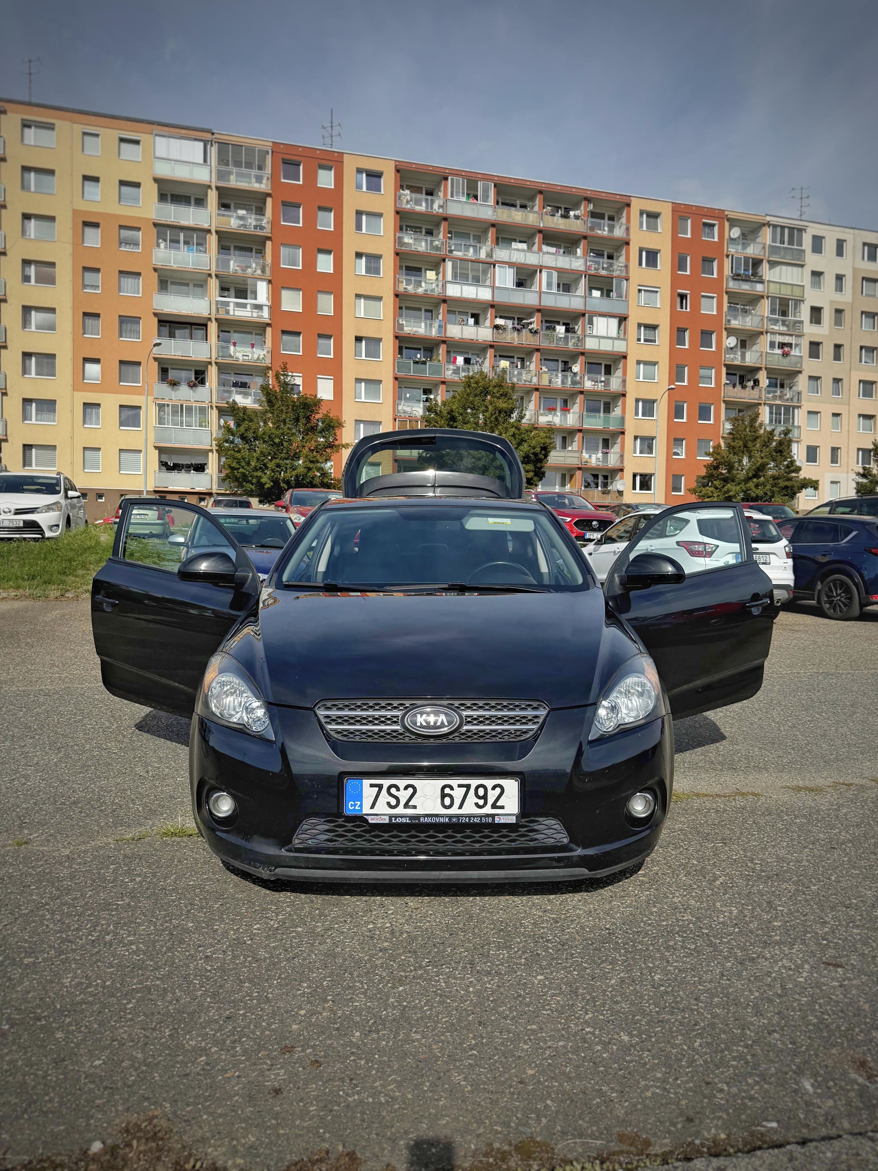 Kia Pro_cee´d, Kia Pro_Cee’d 2.0 CRDi, 103 kW - fotka 2