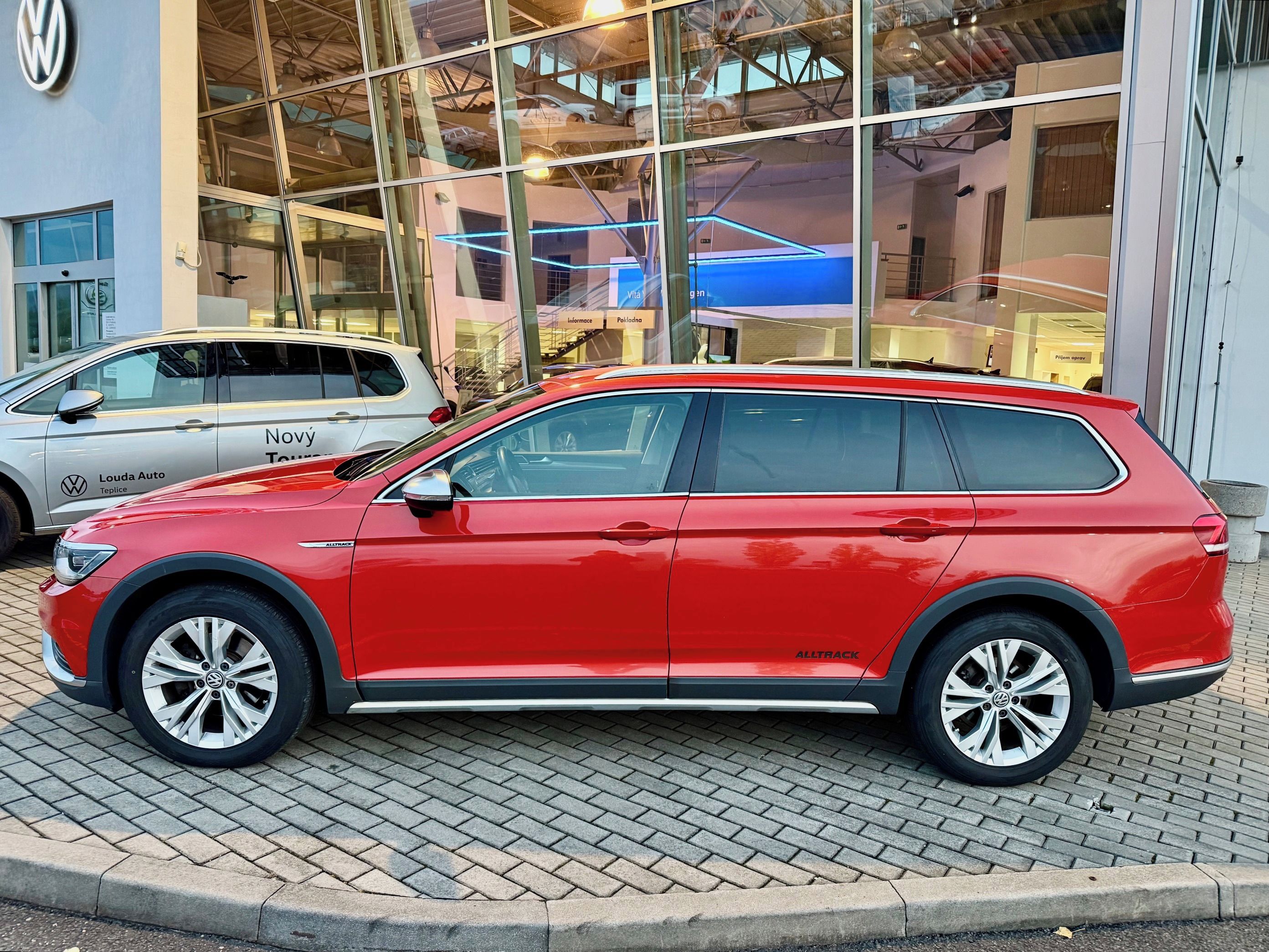 Volkswagen Passat, 2.0 TDI ALLTRACK 4x4 DCC tažné - fotka 4