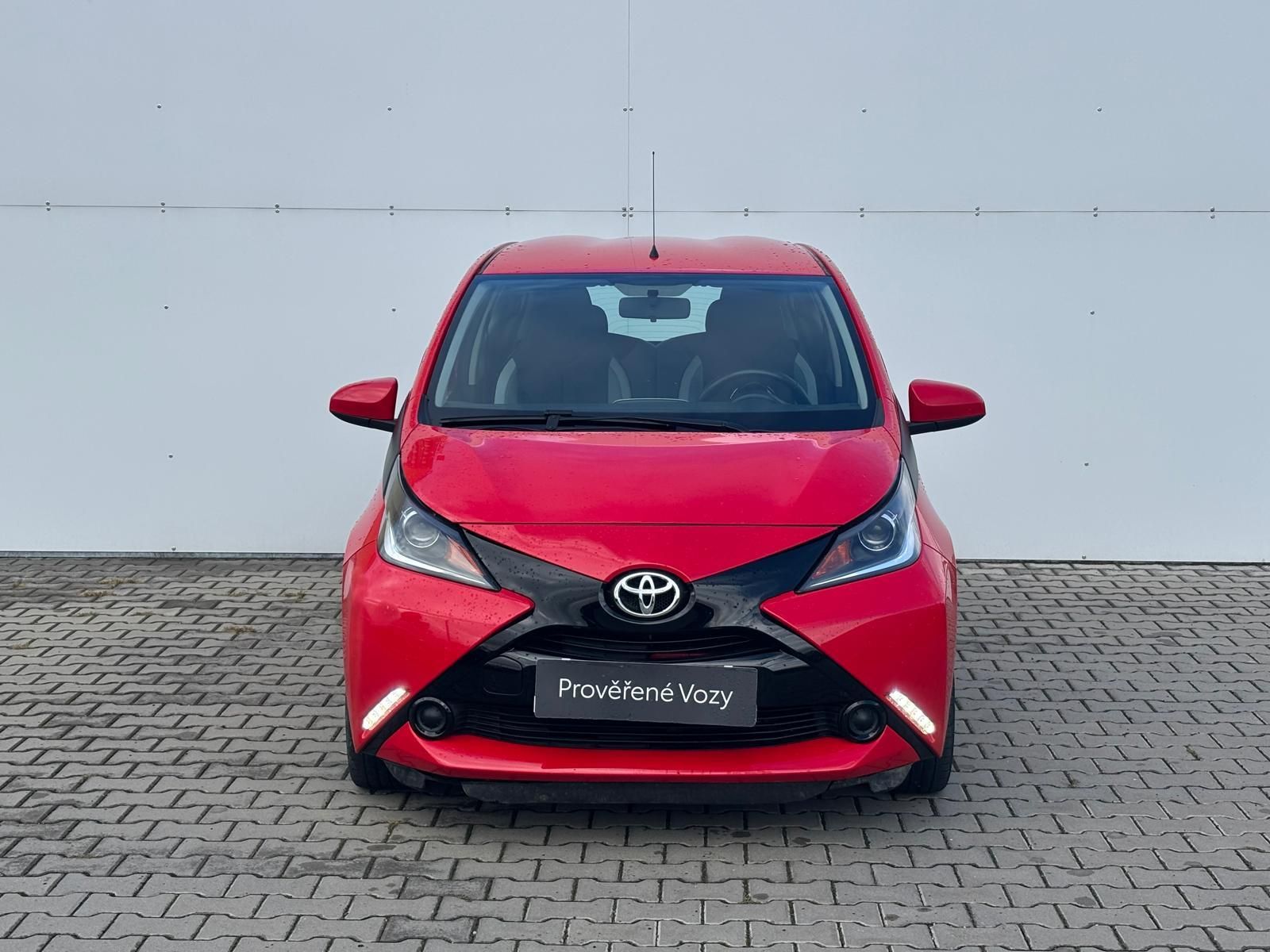 Toyota Aygo, 1.0 VVT-i x-play AT - fotka 4