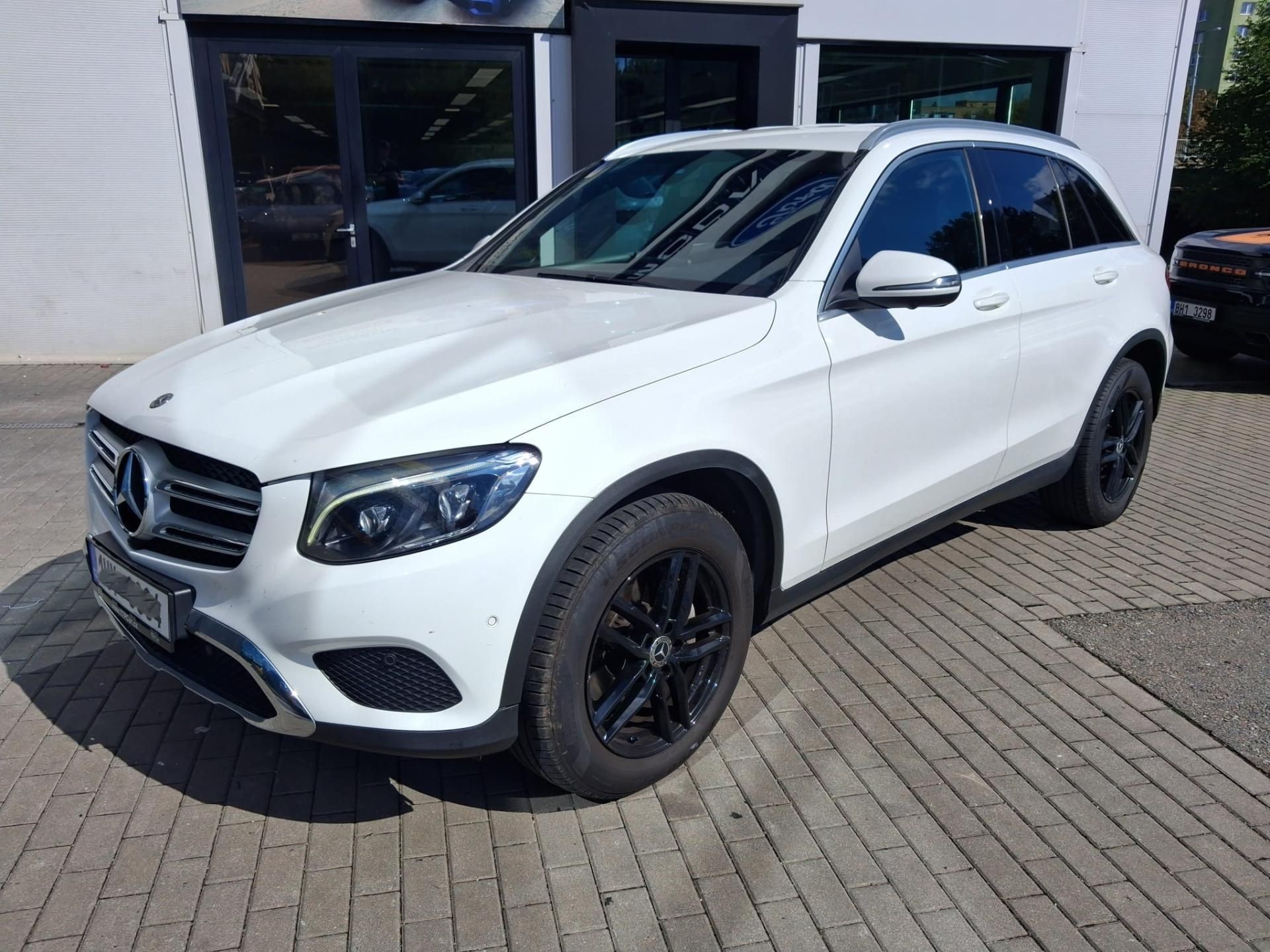 Mercedes-Benz GLC, 220D 4Matic Exclusive, ČR - fotka 2