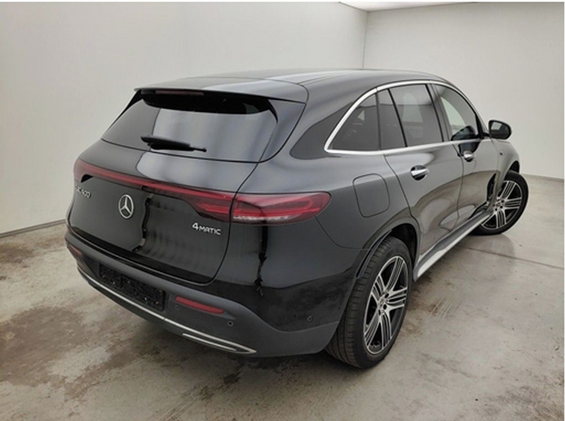 Mercedes-Benz EQC, 400 4M SoH 97,94% - DPH - fotka 2