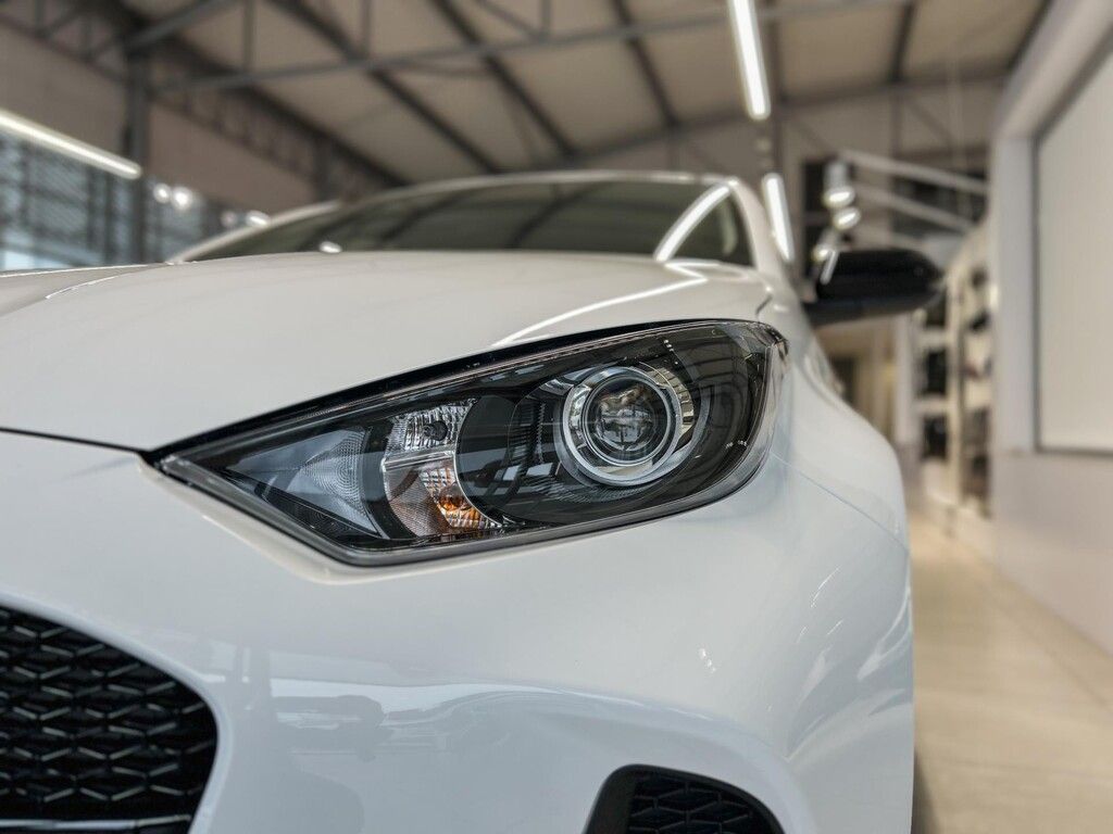 Mazda 2, 1.5L Hybrid 116ps - fotka 4