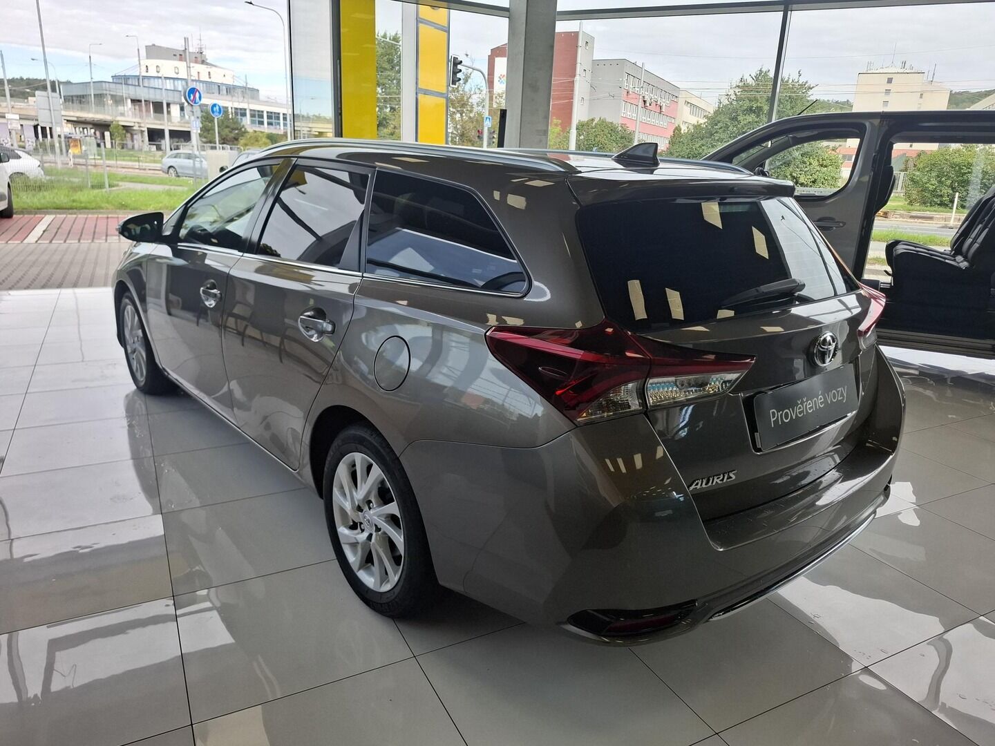 Toyota Auris, 1.6 VVT-i 97KW 2019 - fotka 4