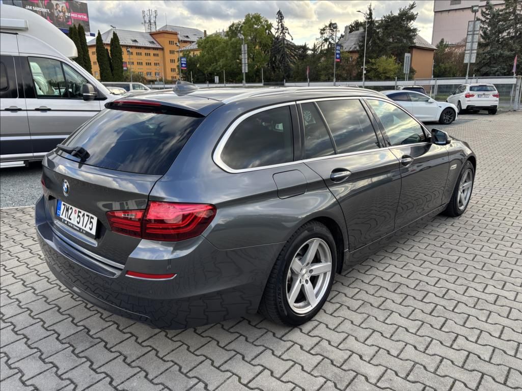 BMW Řada 5, 2,0 Luxury 140kw,SERVIS - fotka 4