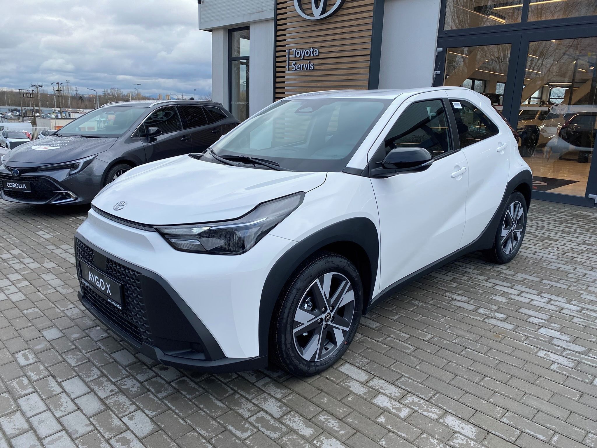 Toyota Aygo, 1.5 HEV COMFORT - fotka 2