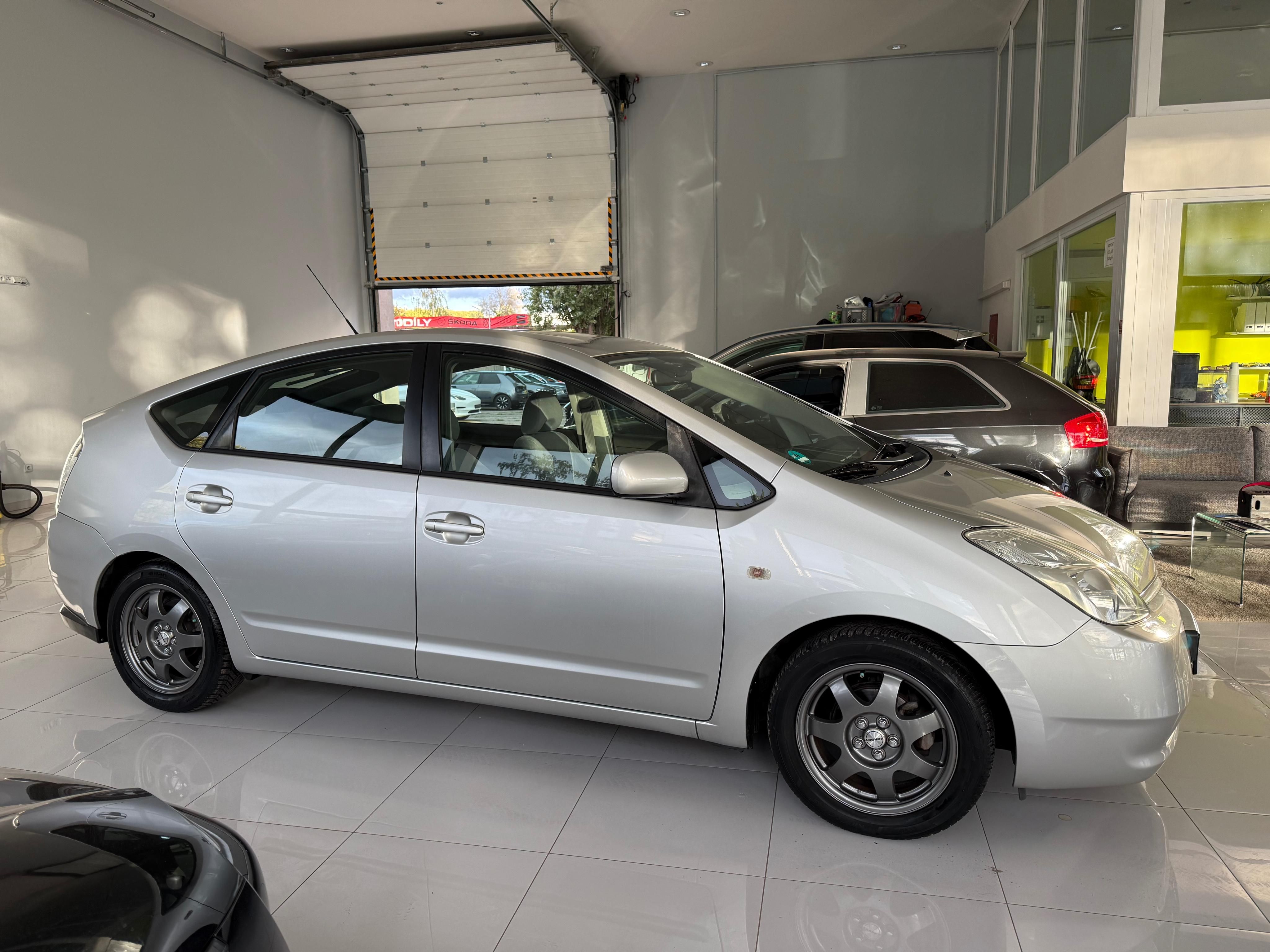 Toyota Prius, Hybrid 57kW AUTOMAT SERVIS - fotka 4