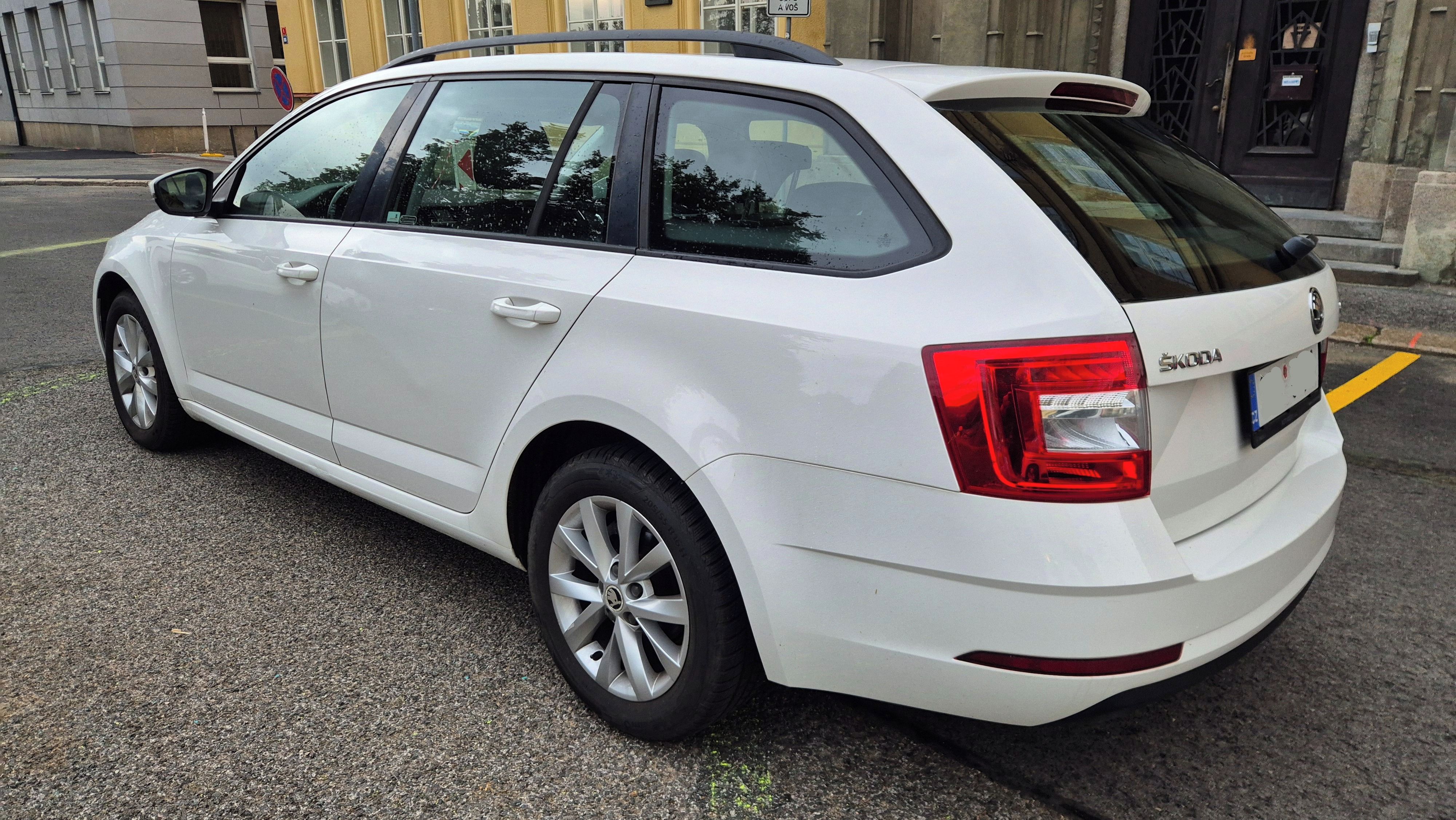 Škoda Octavia, 1.6 TDI - 72 tis. km - fotka 5