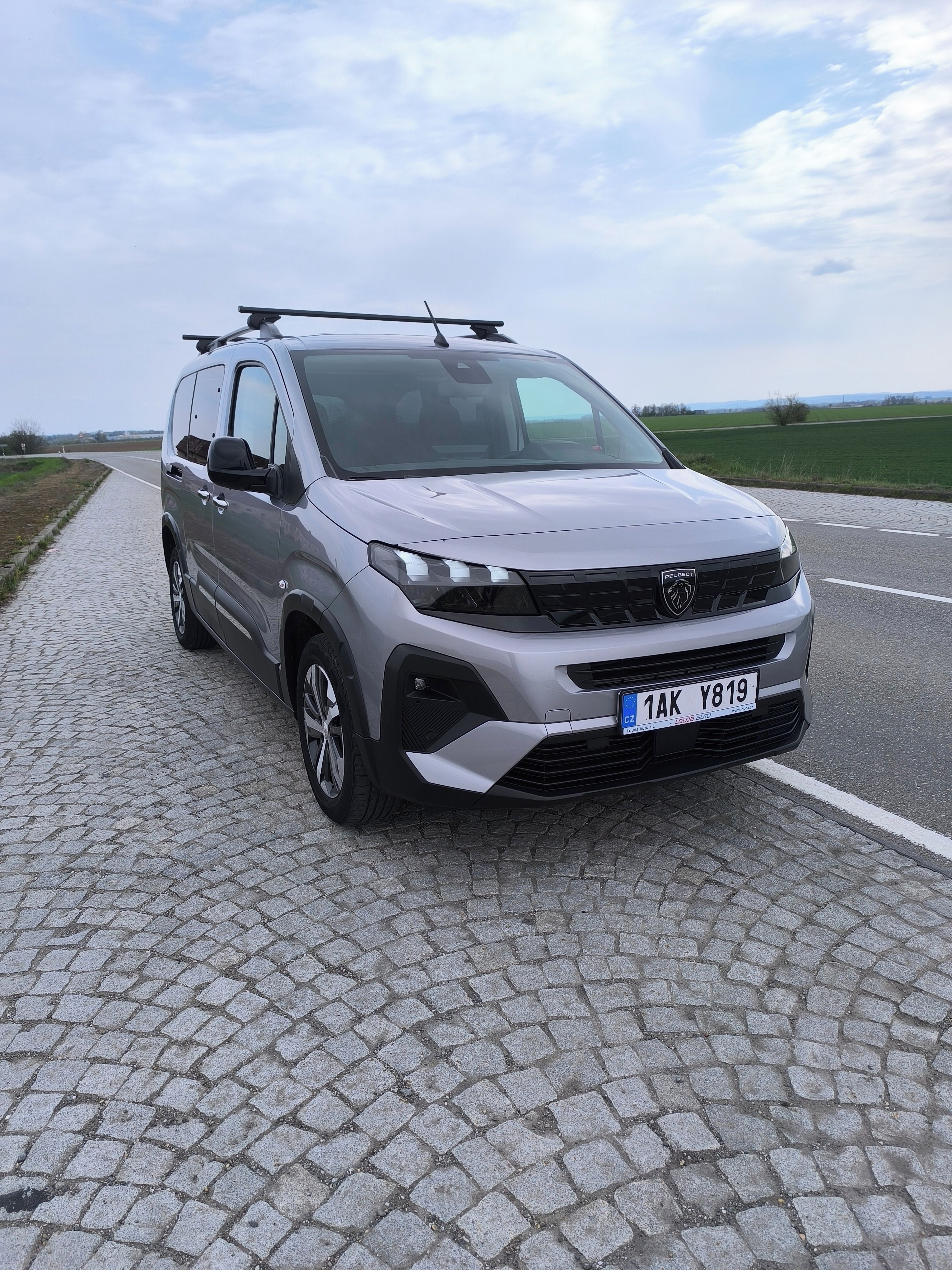 Peugeot Rifter, 1.5 HDI,96 KW/130 koni.7 mist