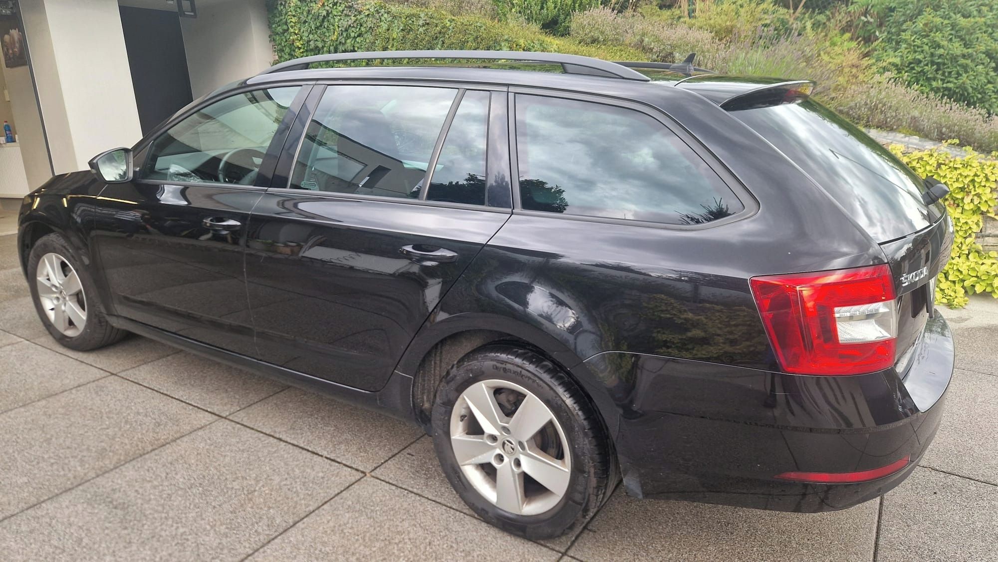 Škoda Octavia, 1.6 TDI, autorizovaný servis - fotka 6