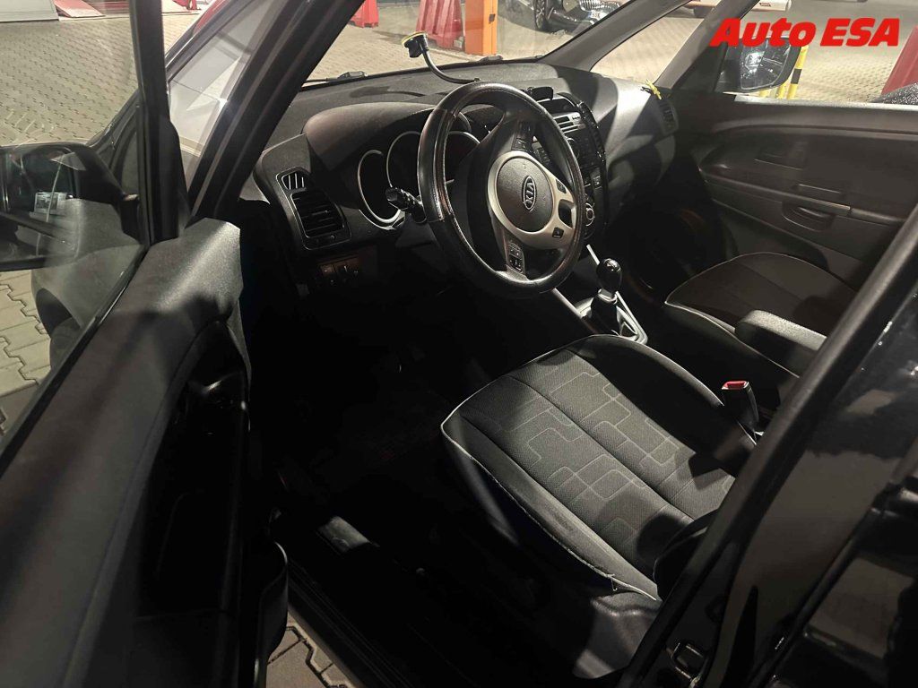 Kia Venga, 1.4i,2.maj - fotka 3