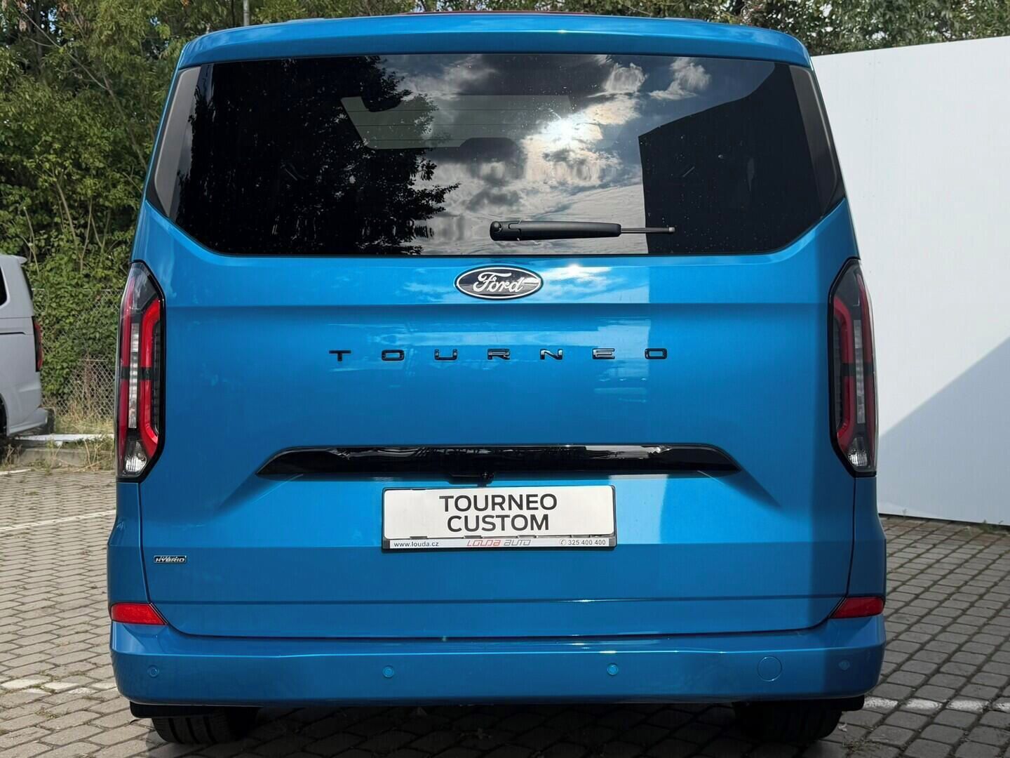 Ford Tourneo Custom, 2,5 Duratec Hybrid (PHEV) 171 - fotka 4