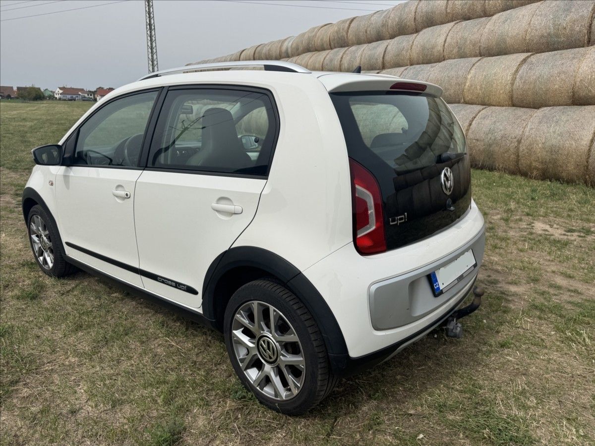 Volkswagen Up!, 1,0 CROSS ! MAX VÝBAVA, SERVIS - fotka 5
