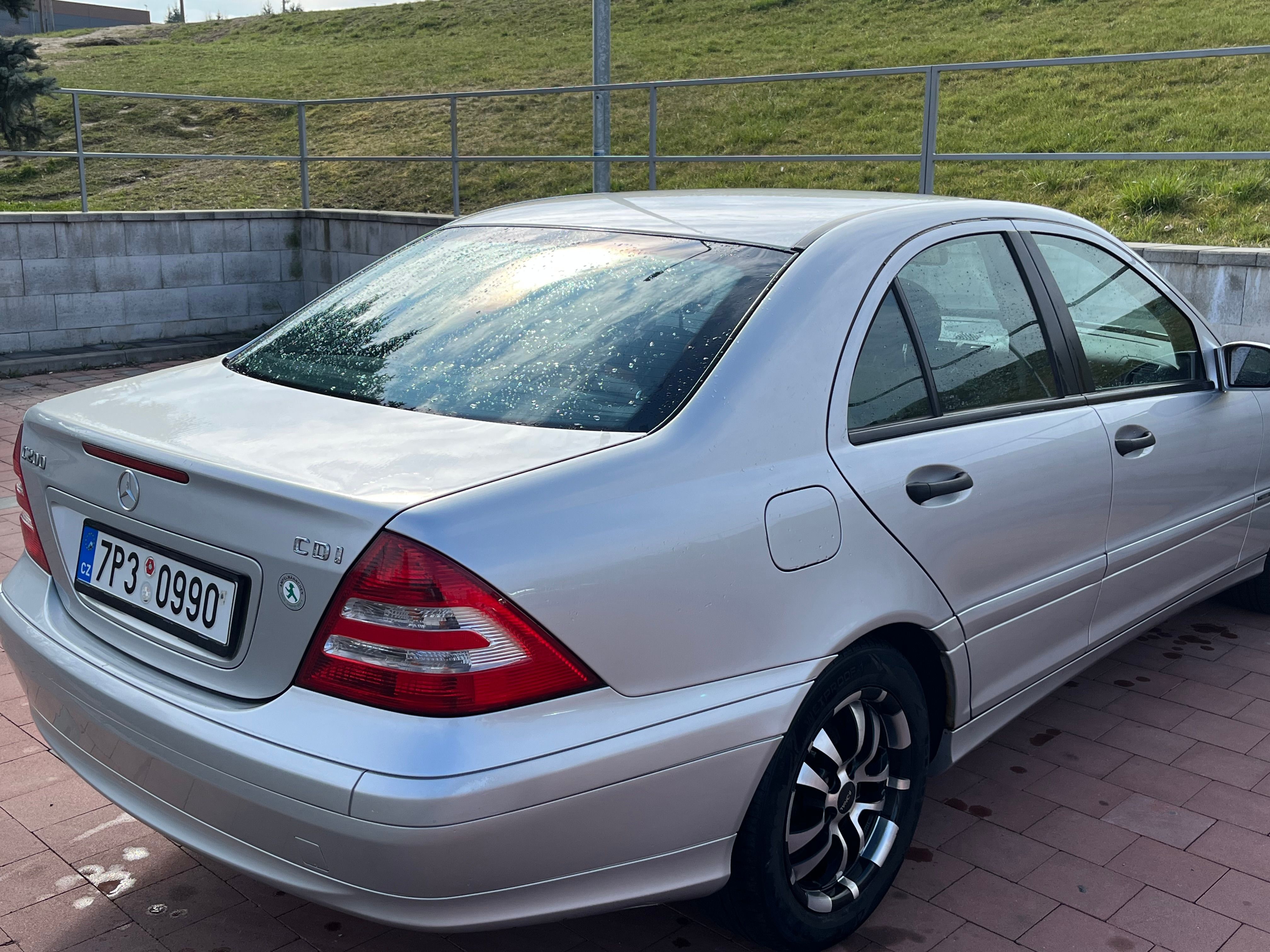 Mercedes-Benz Třídy C, C 200 CDI 126.700km - fotka 2