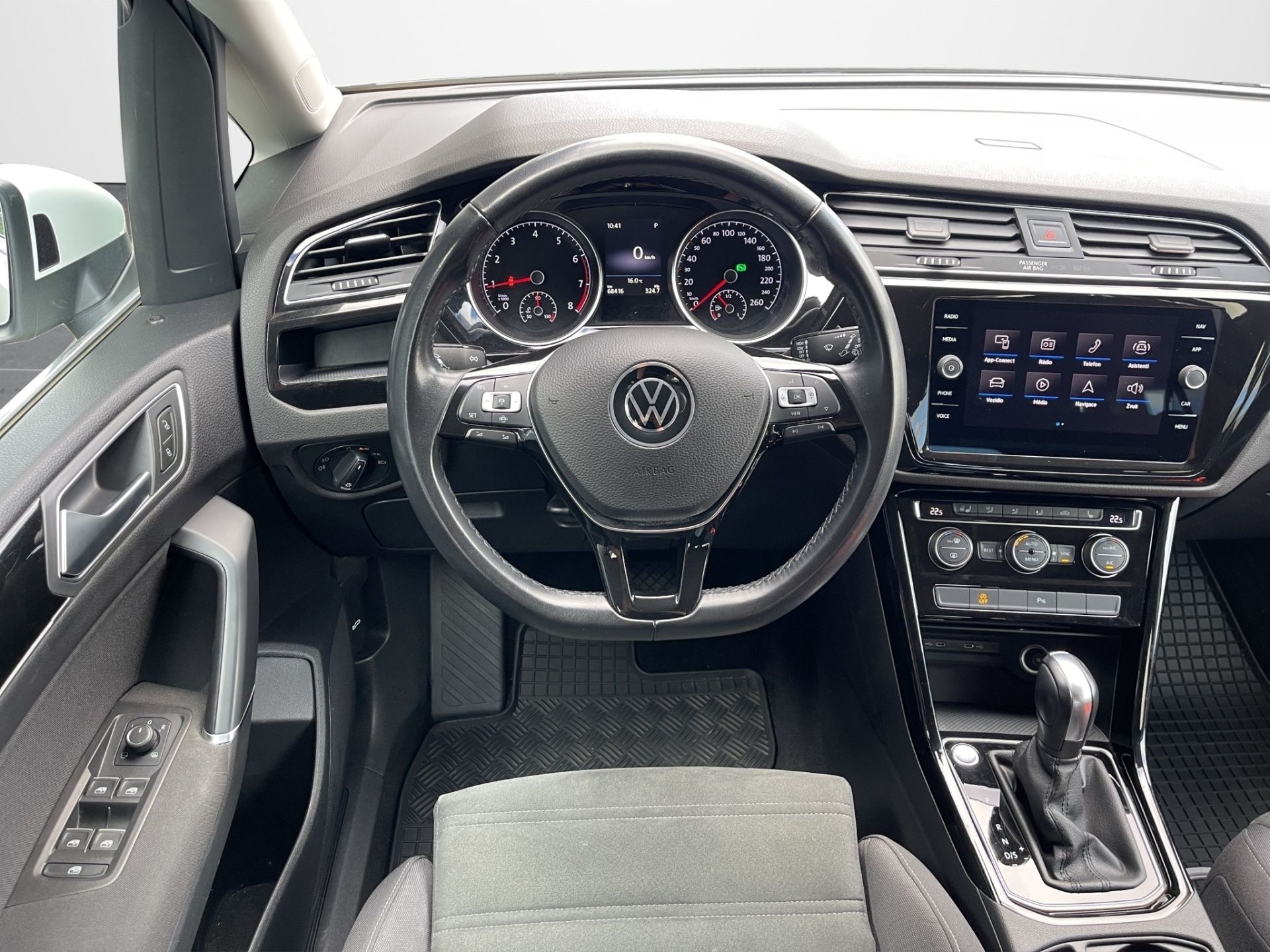 Volkswagen Touran, 1.5 TSI 110 kW DSG Highline 7- - fotka 6