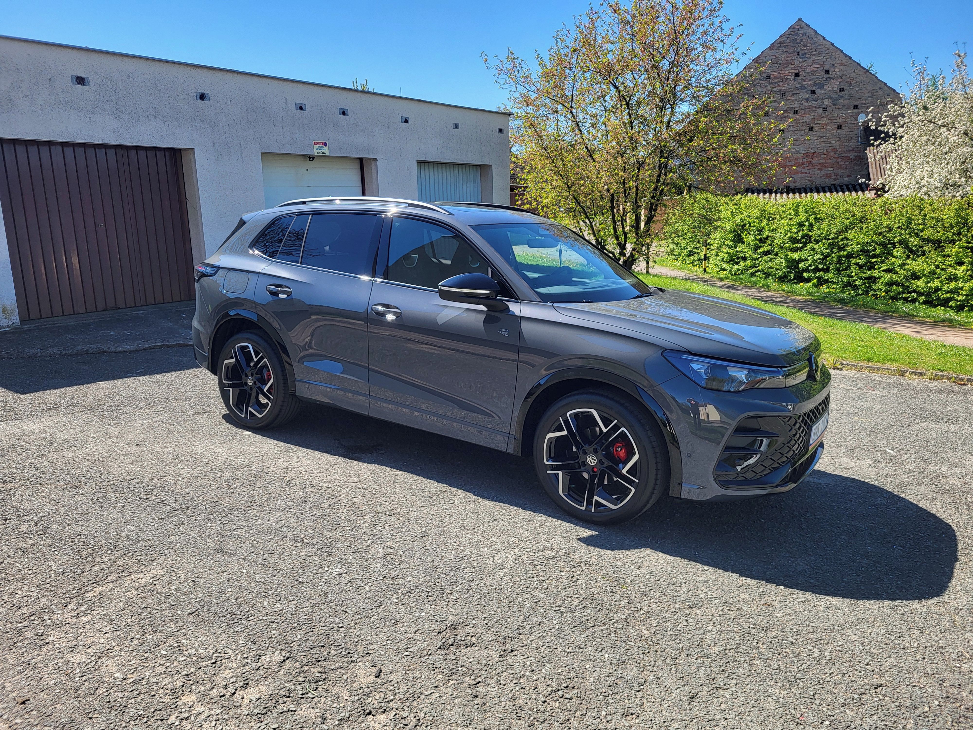 Volkswagen Tiguan, VW Tiguan - TOP STAV - 12690Km