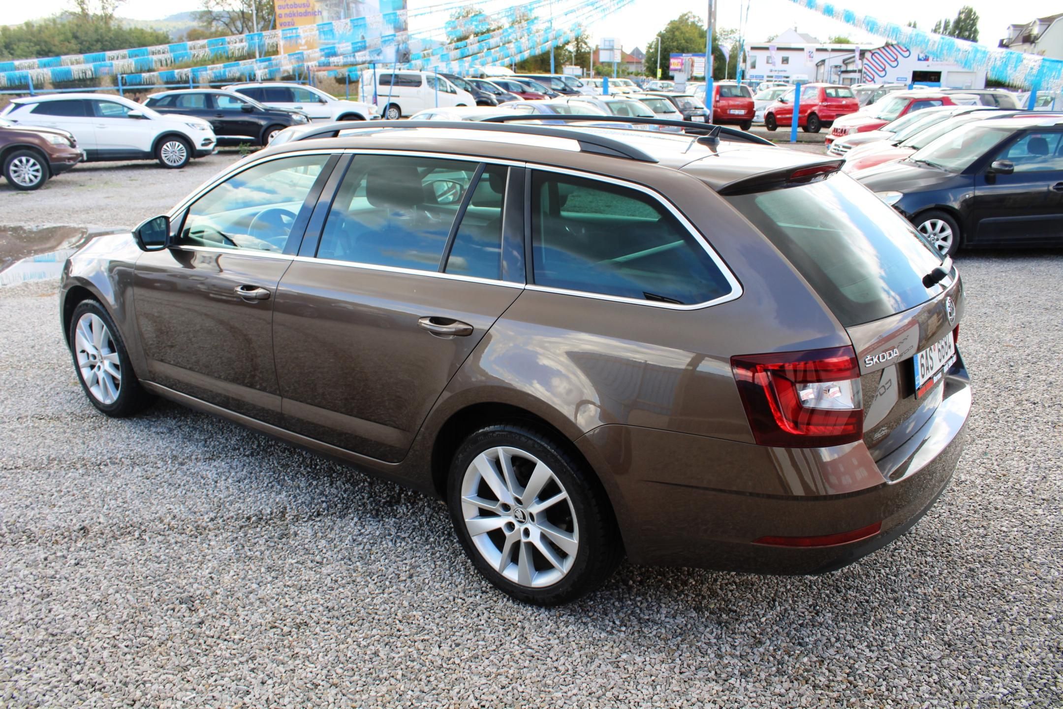 Škoda Octavia, 1,4TSI KLIMA EL.OKNA TEMPOMAT - fotka 5