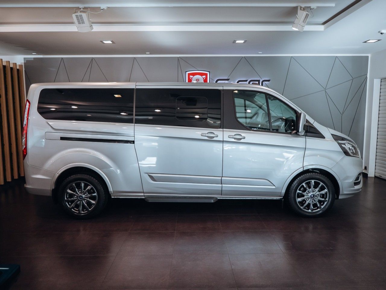 Ford Tourneo Custom, 2.0TDCi Titanium AT 125 kW L2 - fotka 4