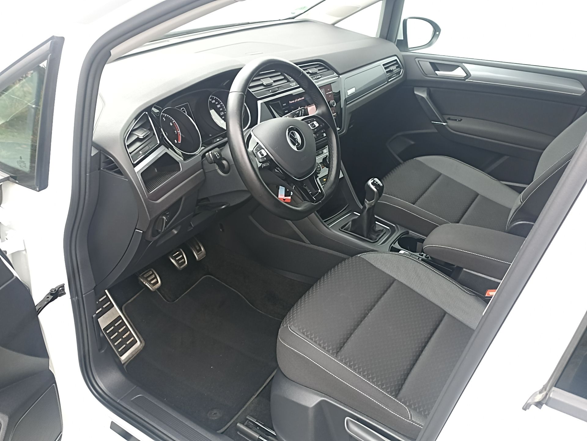 Volkswagen Touran, 1.5TSI 110kW 7míst výhřevy - fotka 6