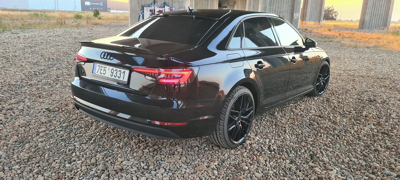 Audi A4, Sedan - fotka 3