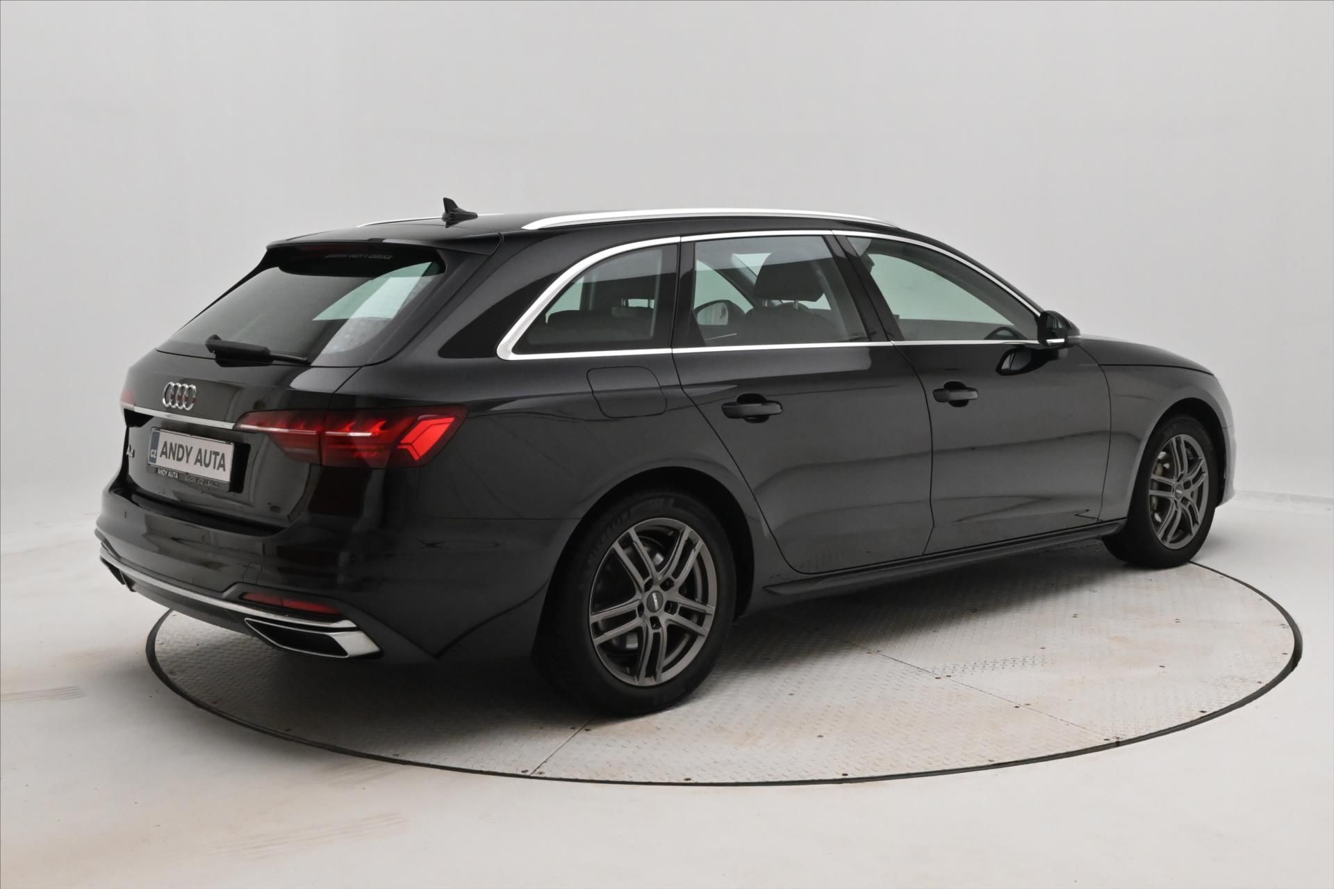 Audi A4, 2,0 40TDI 150 kW S-Tronic Záru - fotka 5